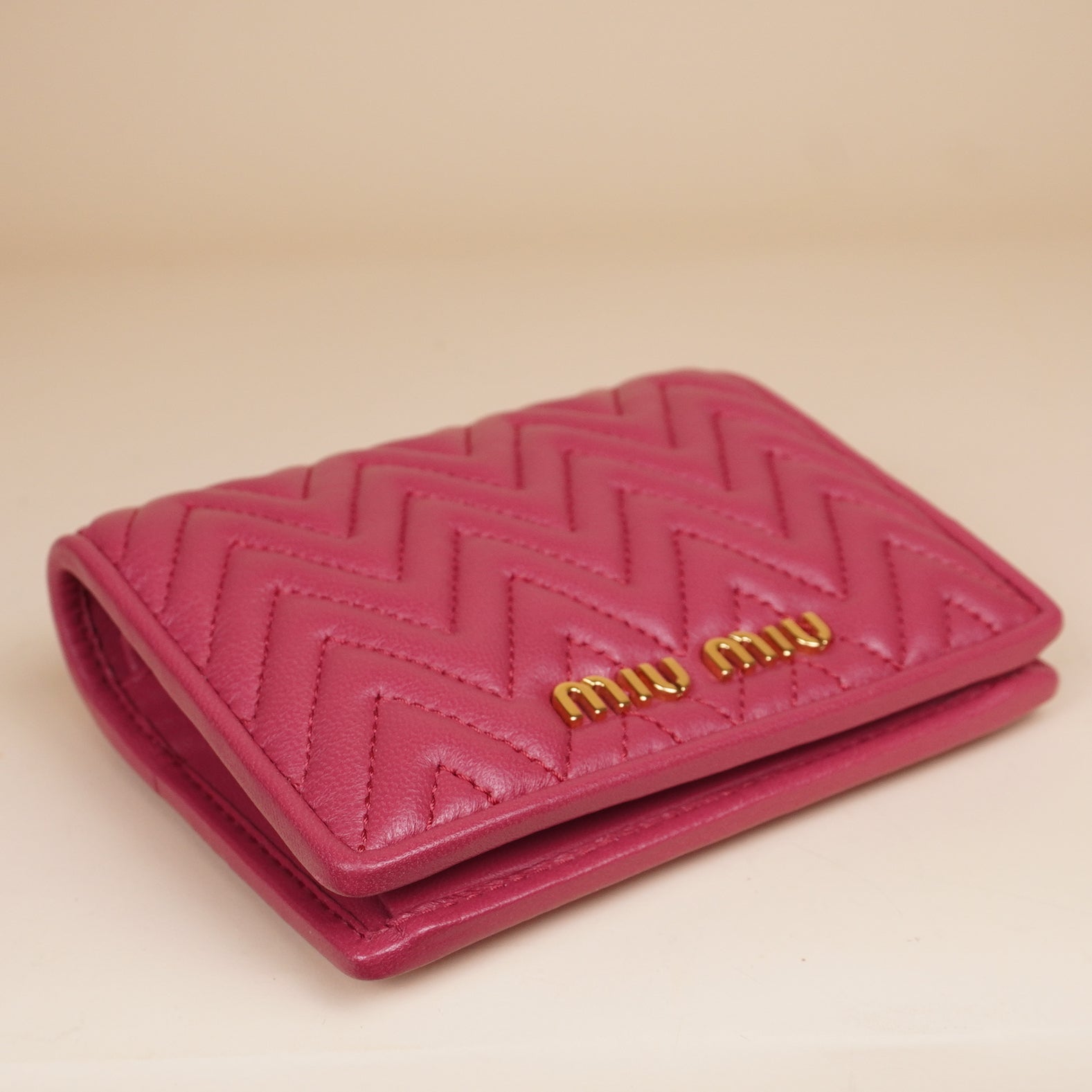 PRE-OWNED Quilted Chevron Lambskin Pink Compact Wallet
