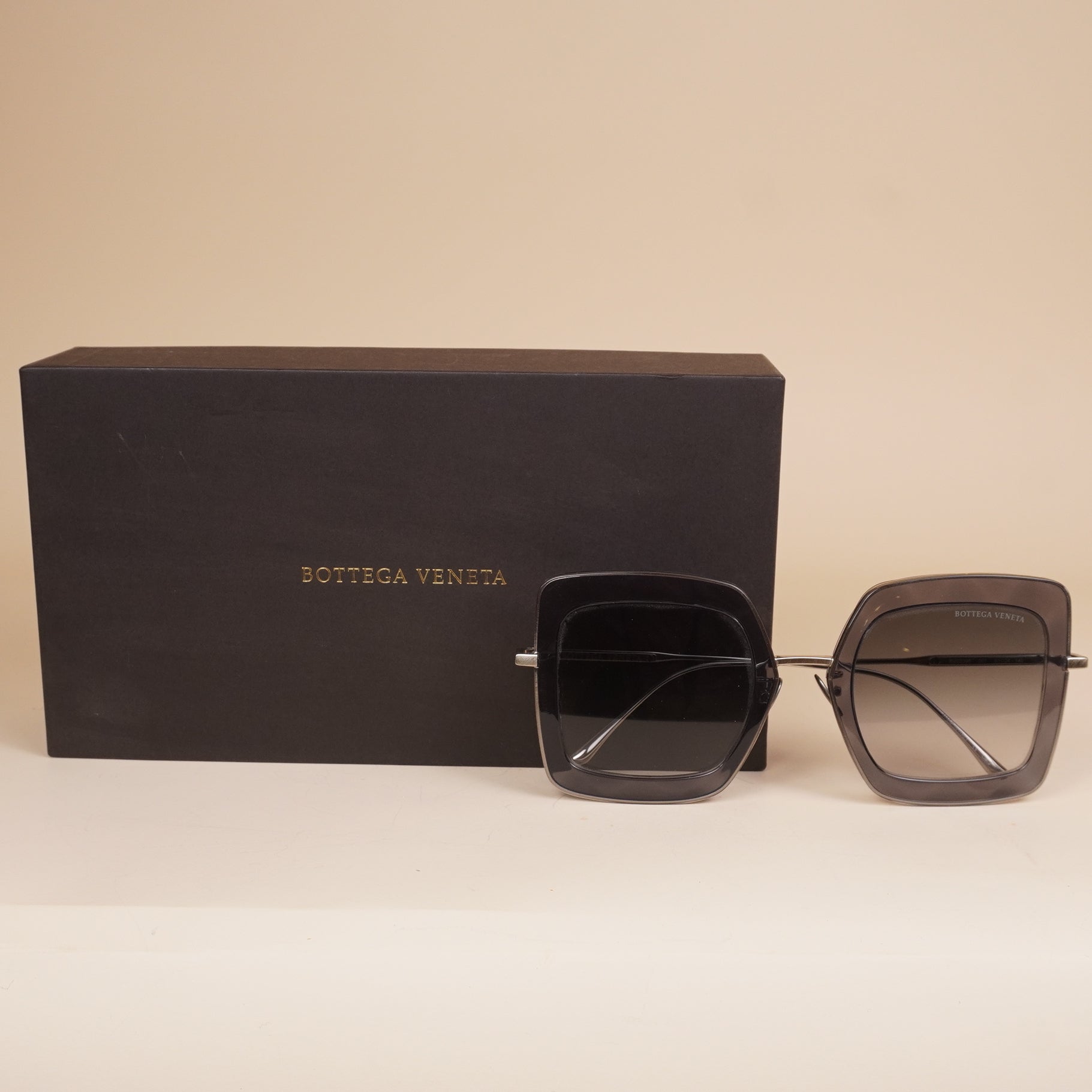 PRE-OWNED Grey BV0209S Oversize Square Gradient Sunglasses