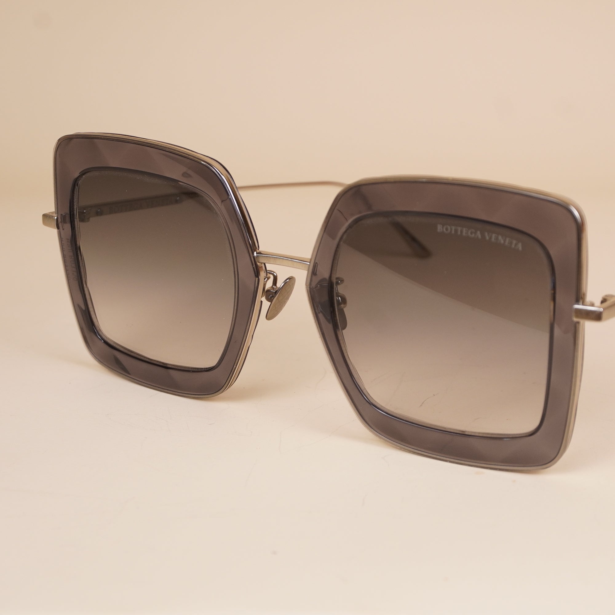 PRE-OWNED Grey BV0209S Oversize Square Gradient Sunglasses