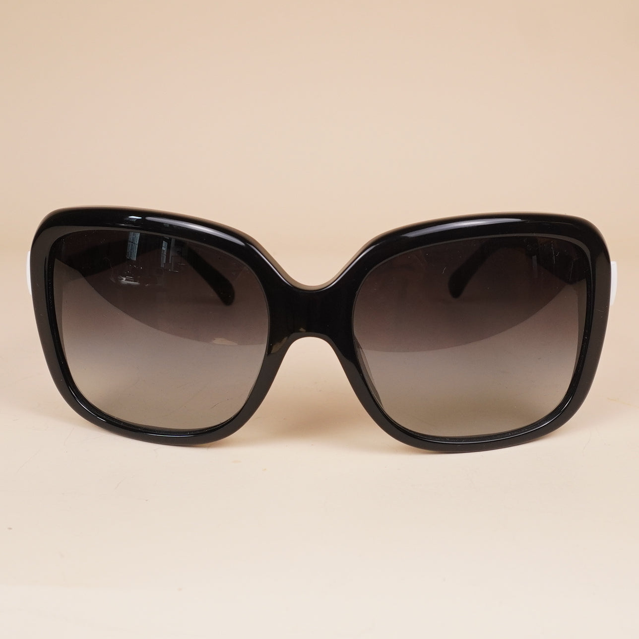 PRE-OWNED CC Bow Sunglasses 5171 Black White