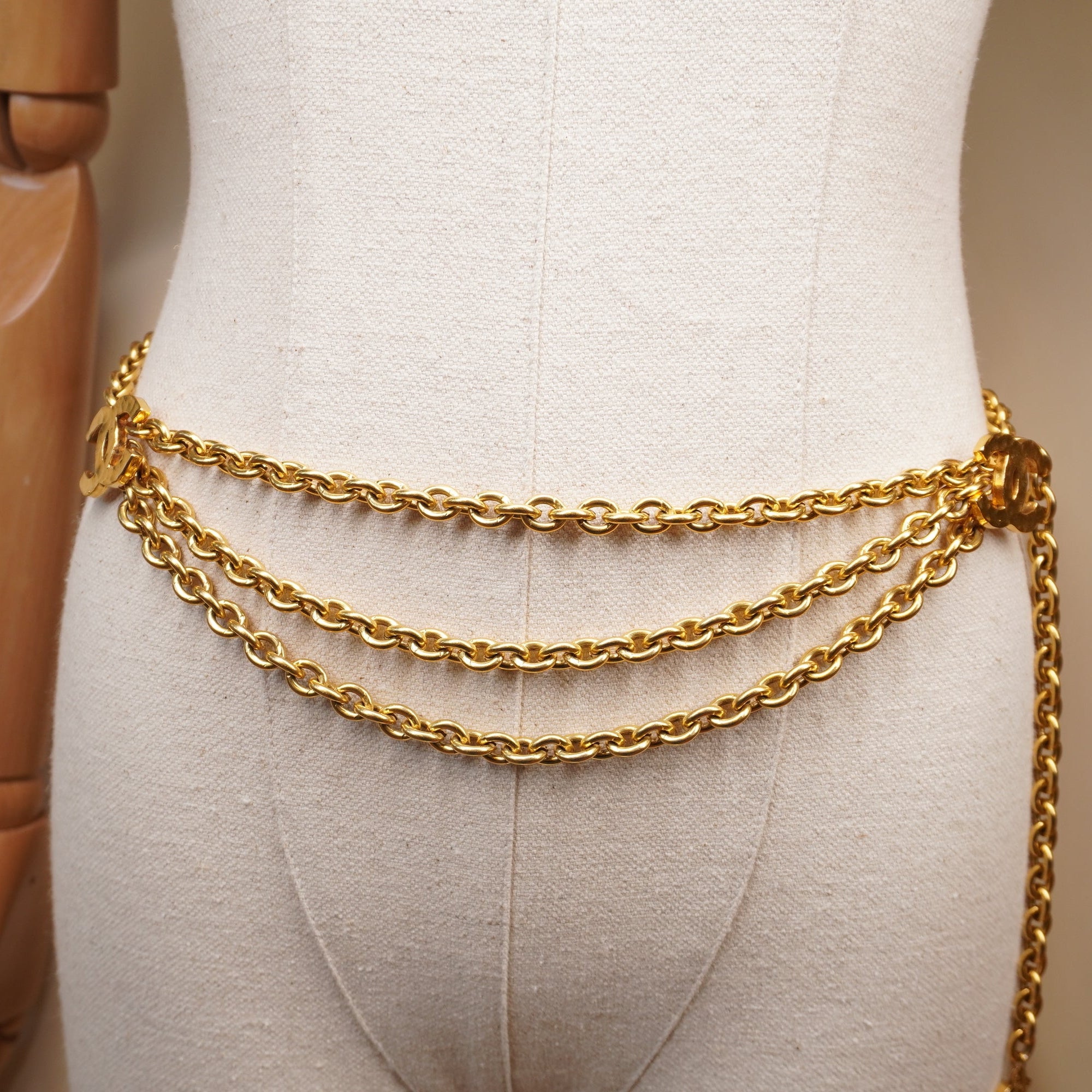 PRE-OWNED Gold Tone CC Belt Chain