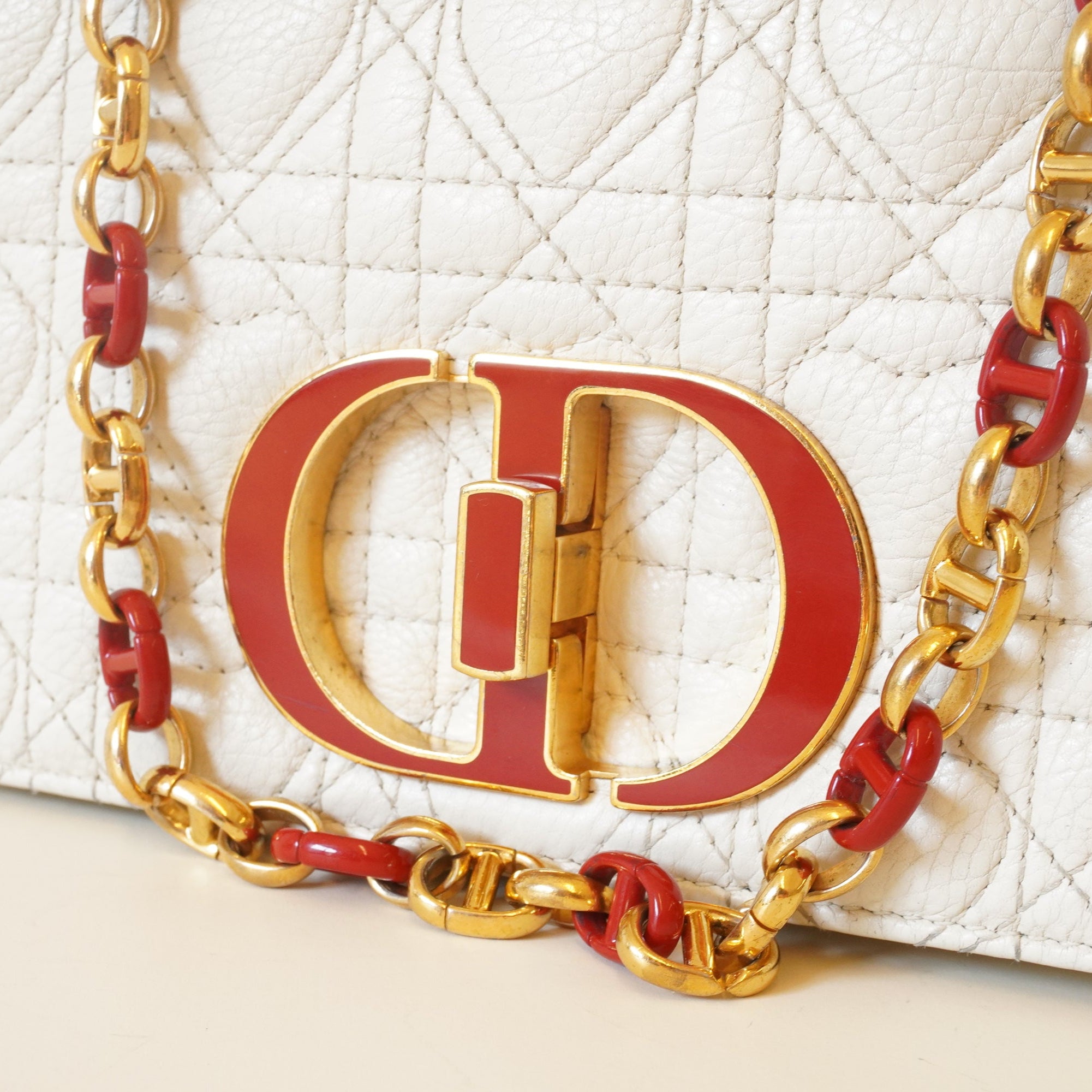 PRE-OWNED Chain Shoulder Bag Caro Small Crossbody Bag