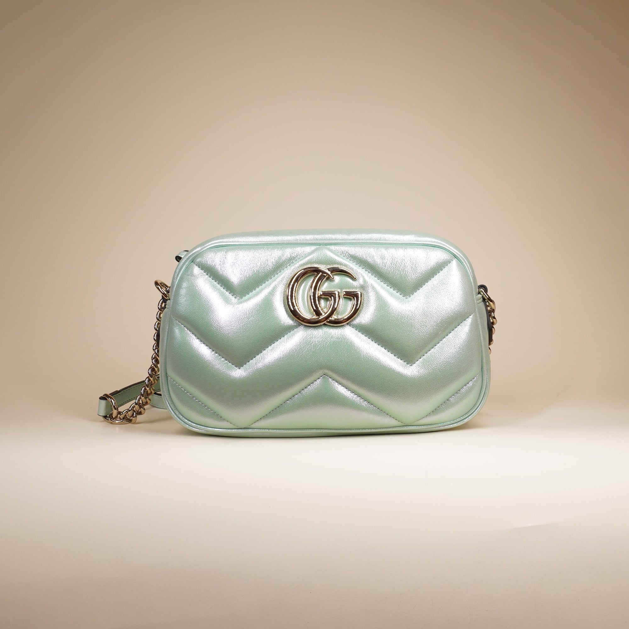 PRE-OWNED GG Iridescent Nappa Chevron Matelasse Small GG Marmont Chain Shoulder Bag