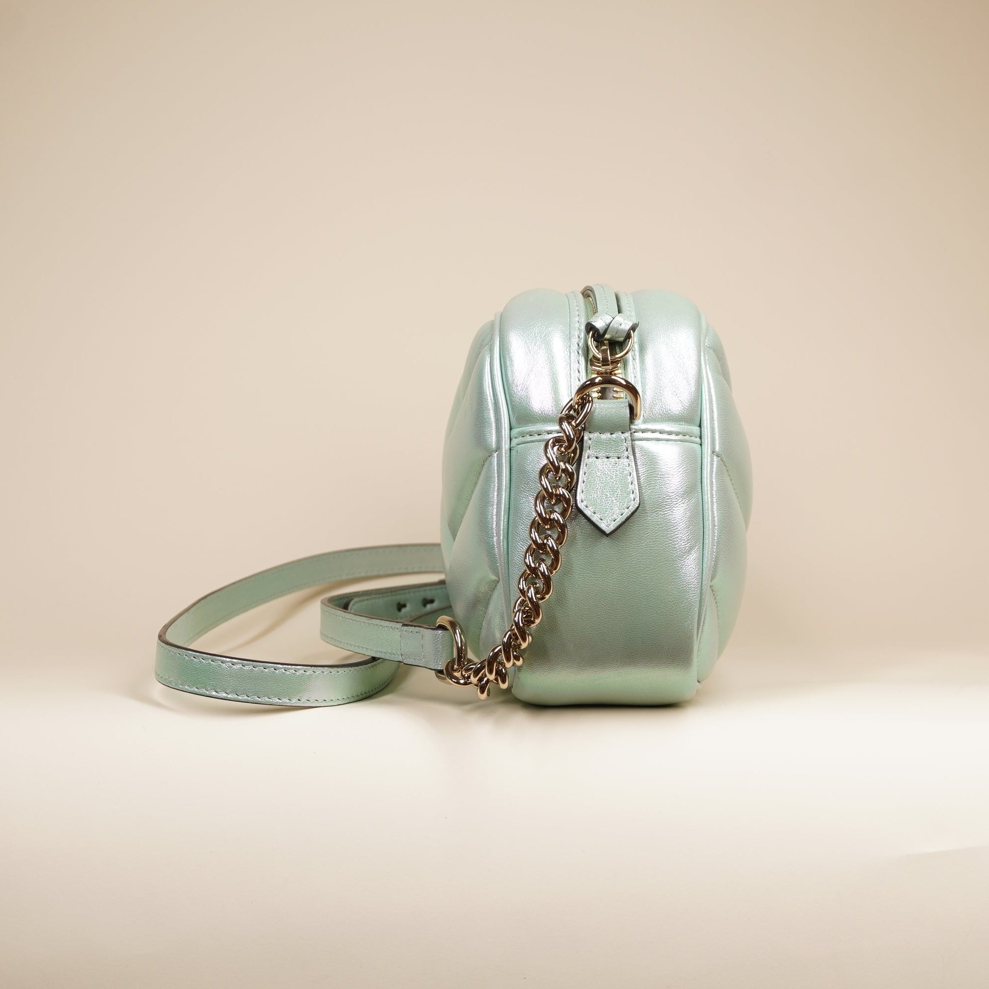 PRE-OWNED GG Iridescent Nappa Chevron Matelasse Small GG Marmont Chain Shoulder Bag