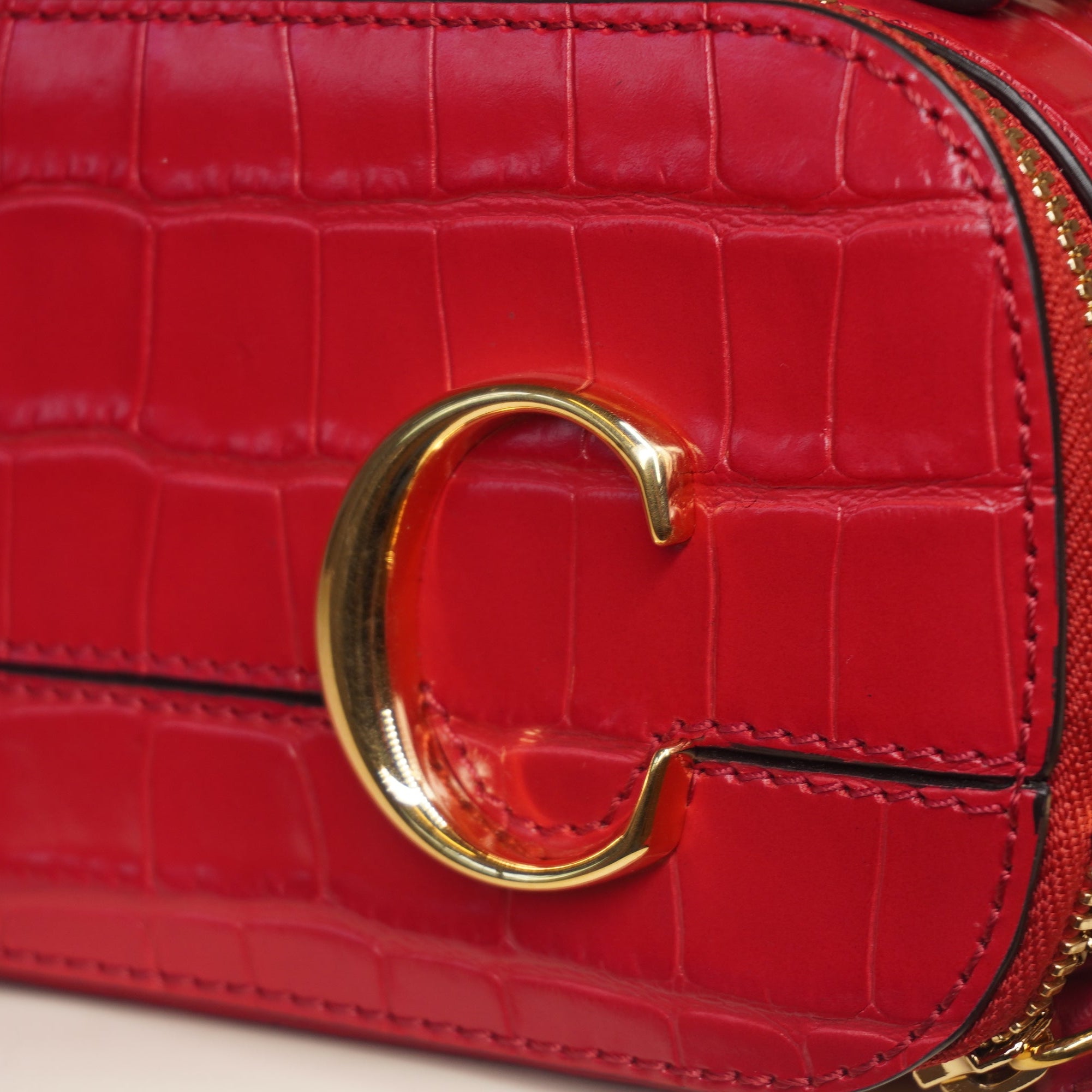 PRE-OWNED Red C Vanity Crocodile Embossed Leather Shoulder Bag