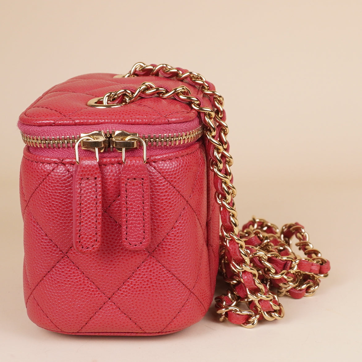 PRE-OWNED CC Caviar Quilted Mini Vanity Case With Chain Dark Pink