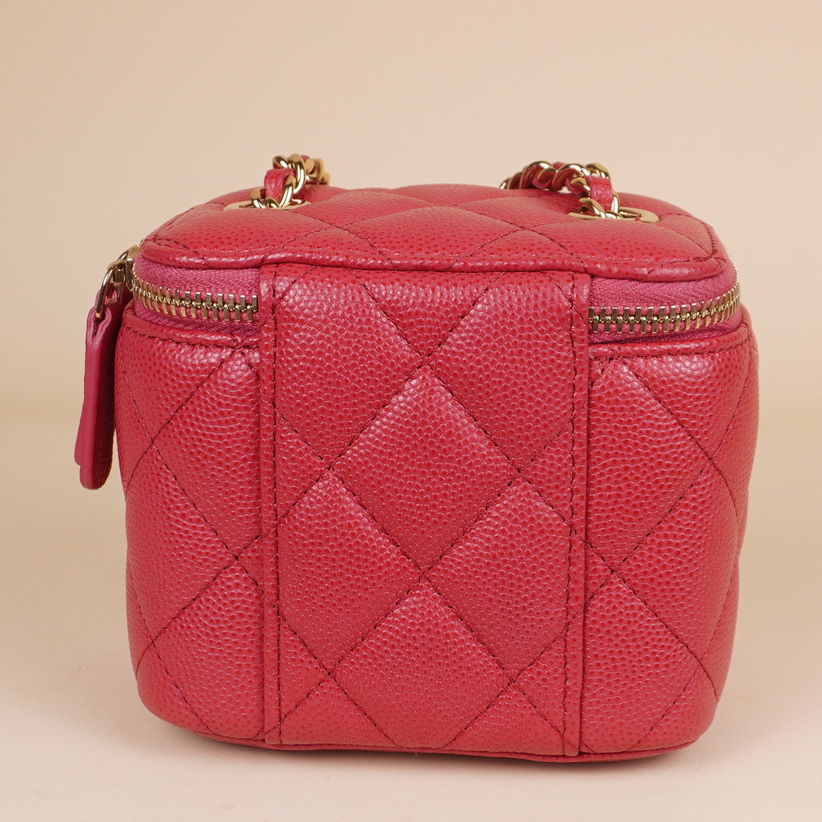 PRE-OWNED CC Caviar Quilted Mini Vanity Case With Chain Dark Pink