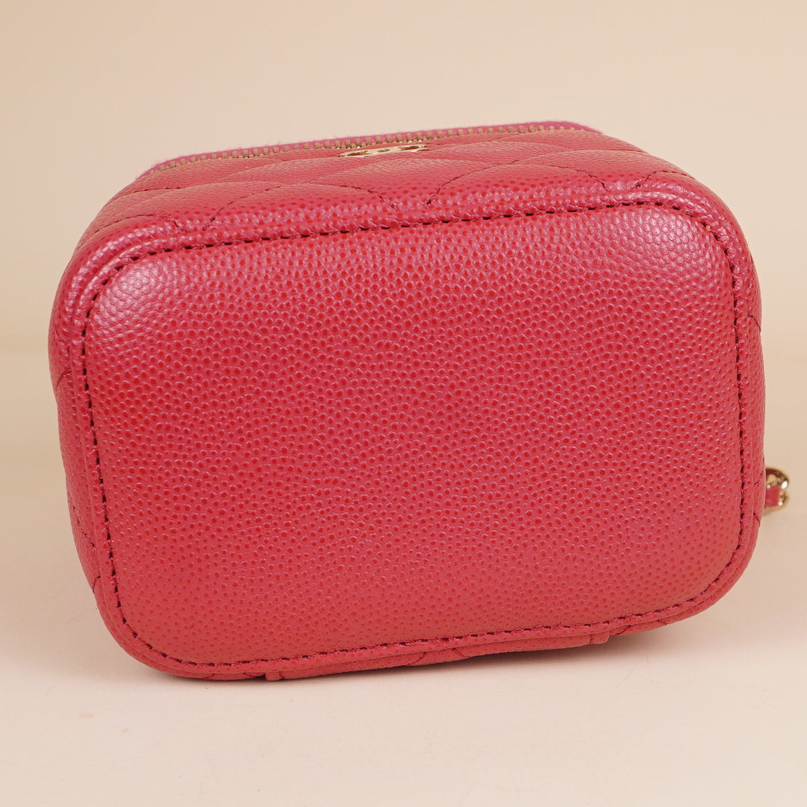 PRE-OWNED CC Caviar Quilted Mini Vanity Case With Chain Dark Pink