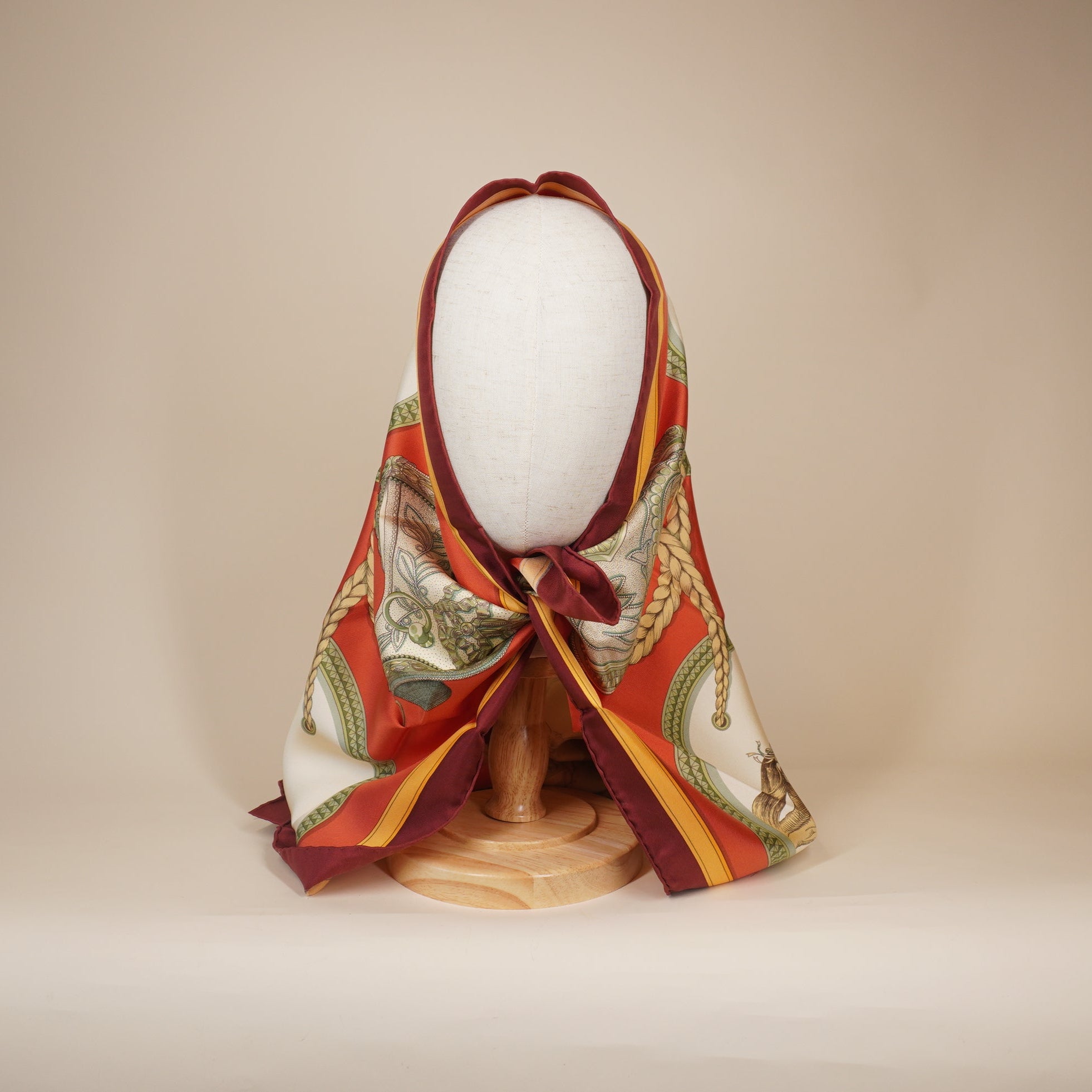 PRE-OWNED Scarft Hermes Carre 90 Grand Apparat Forever