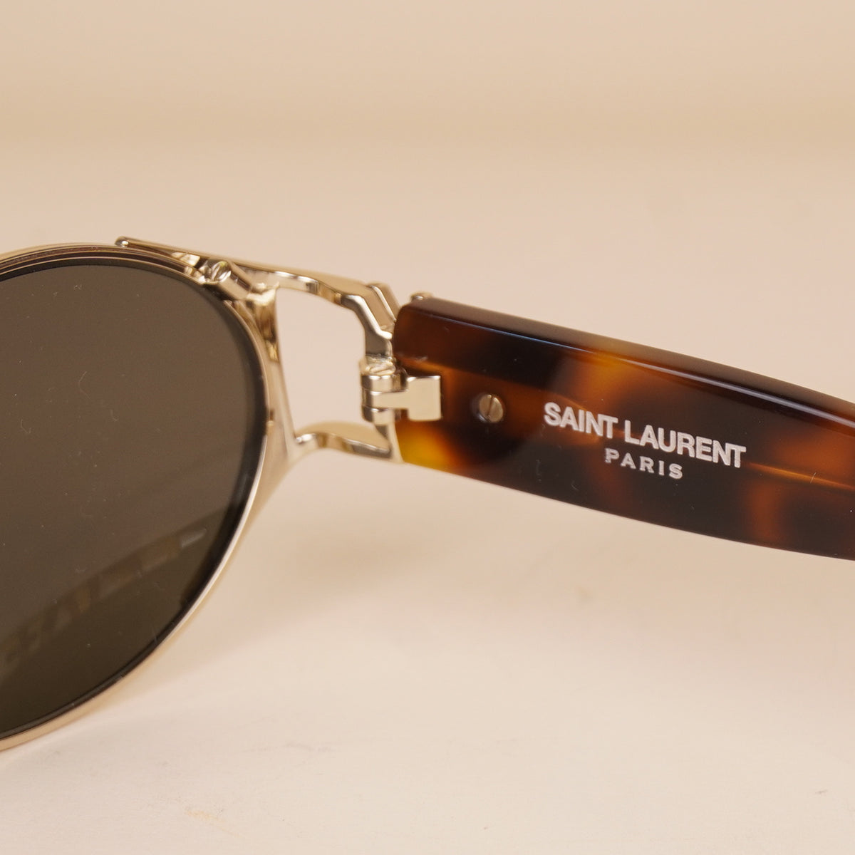 PRE-OWNED SL M919 Oval Sunglasses Metal Frames and Tortoishell Acetate