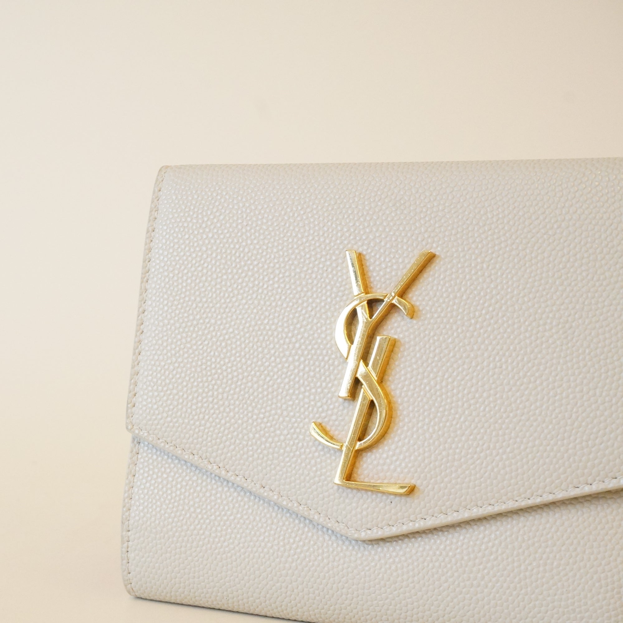 PRE-OWNED White Grain De Poudre Monogram Uptown Compact Wallet