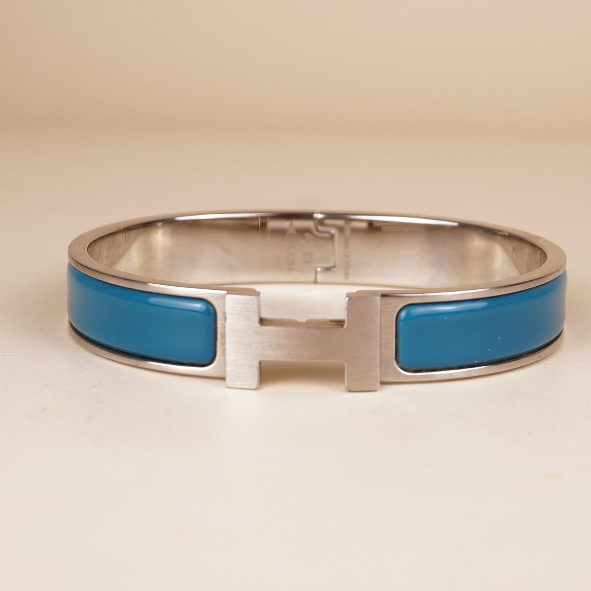 PRE-OWNED Blue Enamel Clic Clac H Bangle