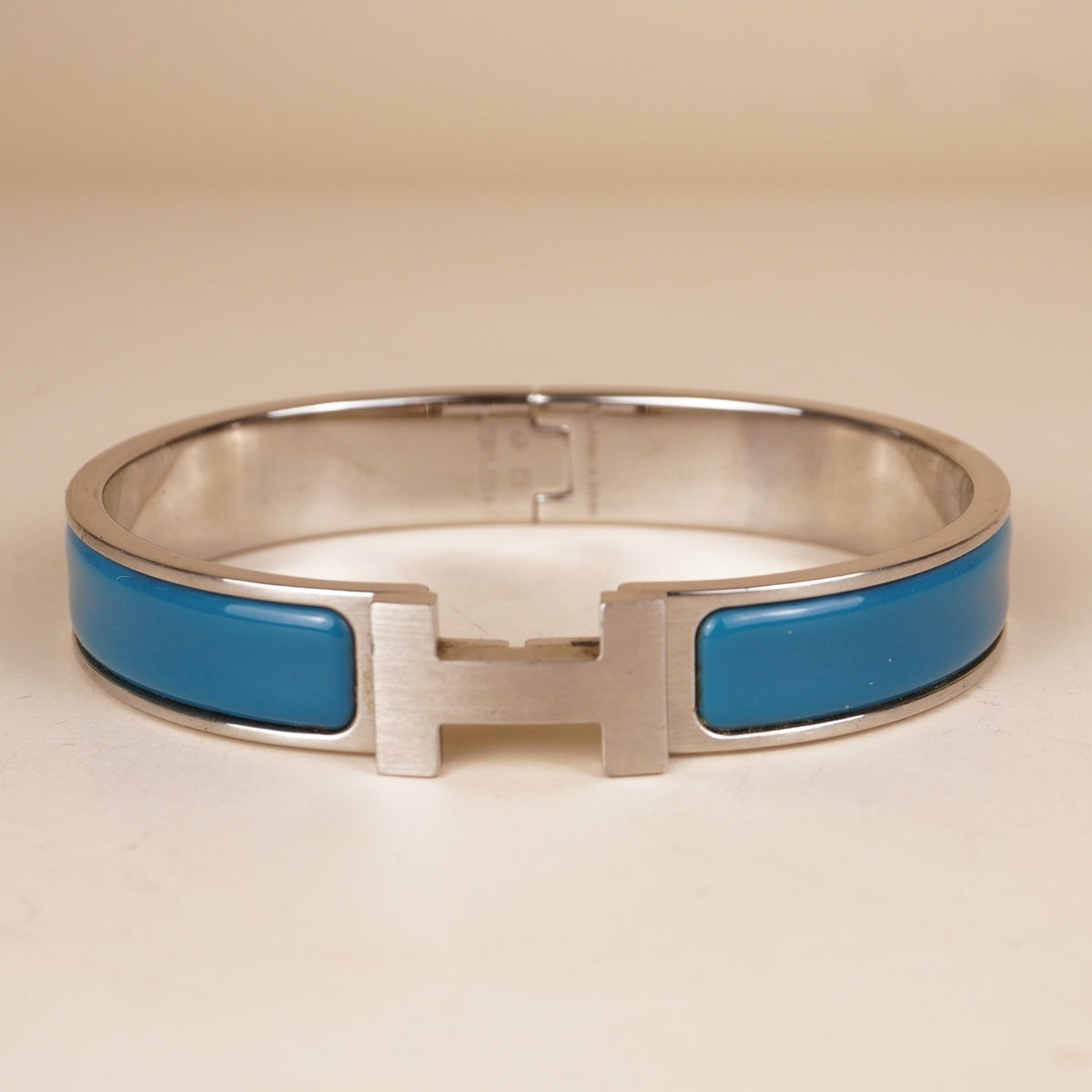 PRE-OWNED Blue Enamel Clic Clac H Bangle