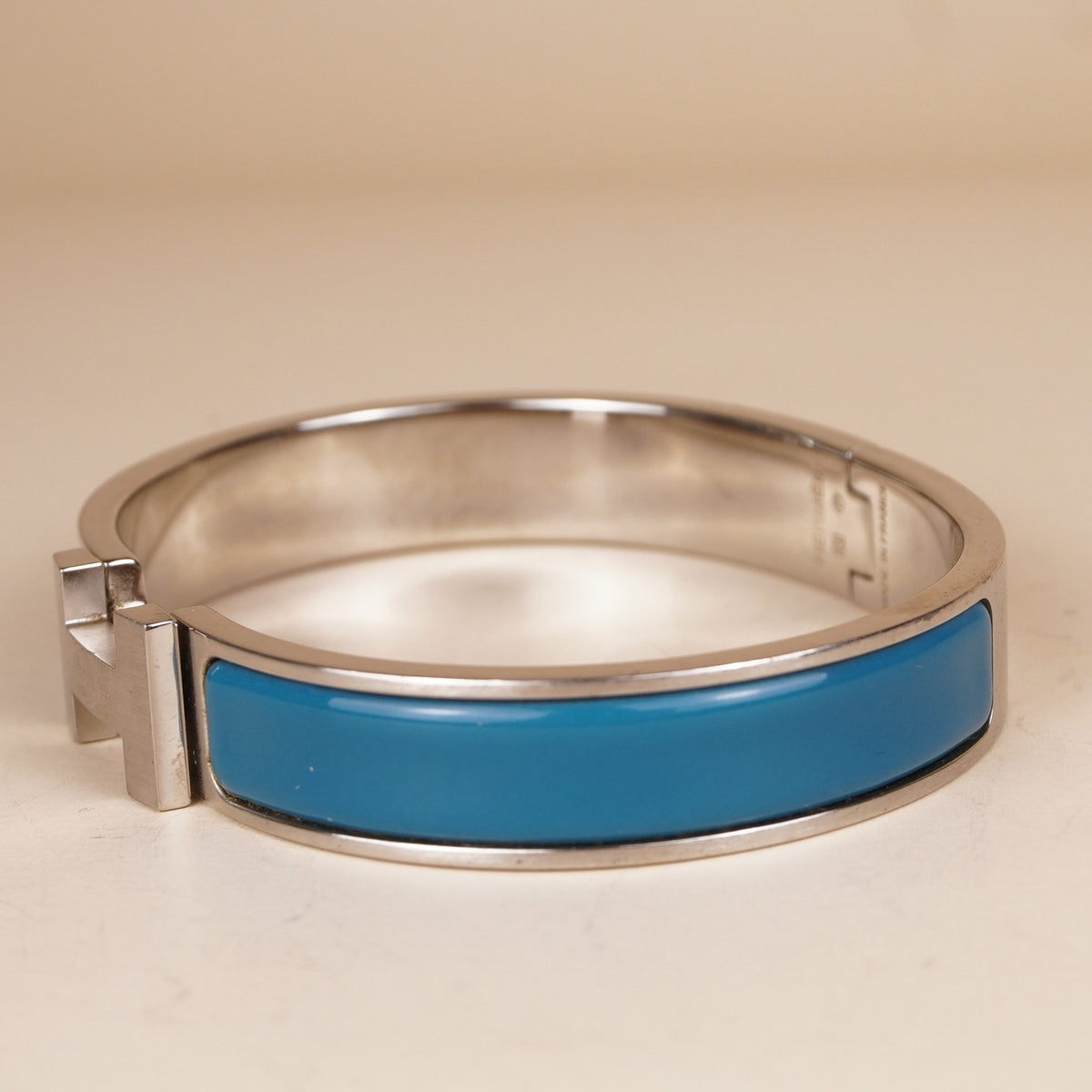 PRE-OWNED Blue Enamel Clic Clac H Bangle