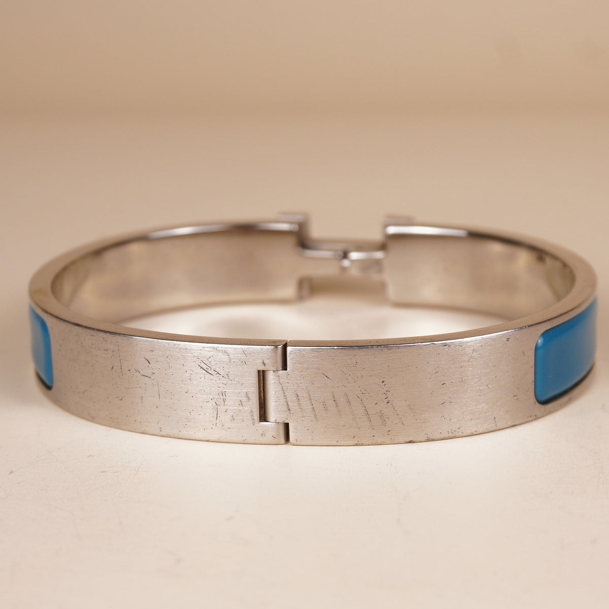 PRE-OWNED Blue Enamel Clic Clac H Bangle