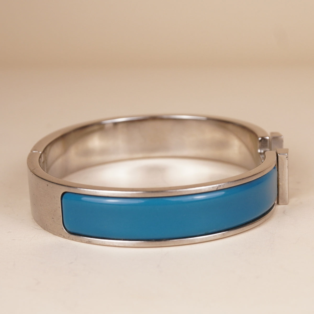 PRE-OWNED Blue Enamel Clic Clac H Bangle