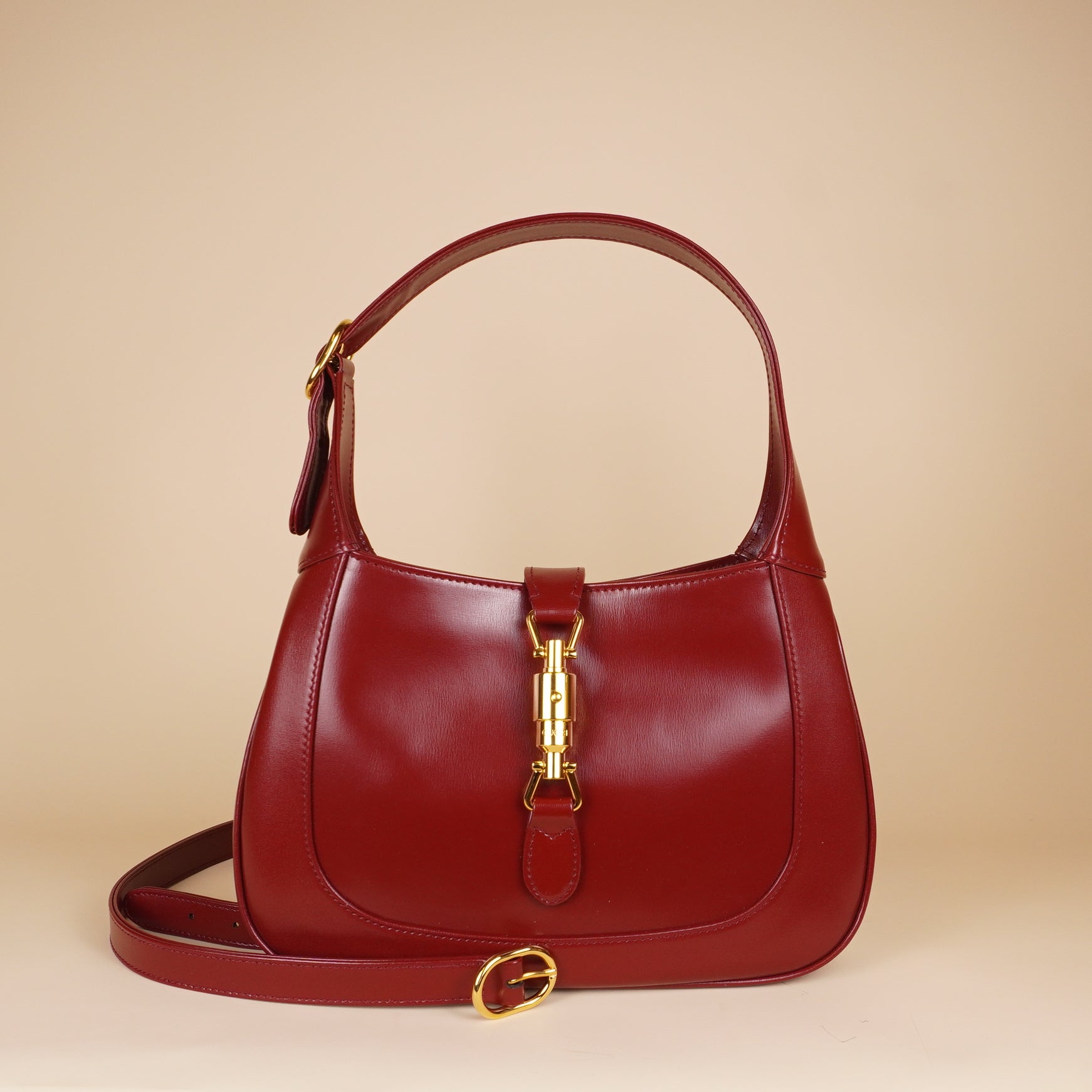 PRE-OWNED GG Boarded Dyana Lux Calfskin Small Jackie 1961 Hobo New Cherry Red with Blue Jackie Charm