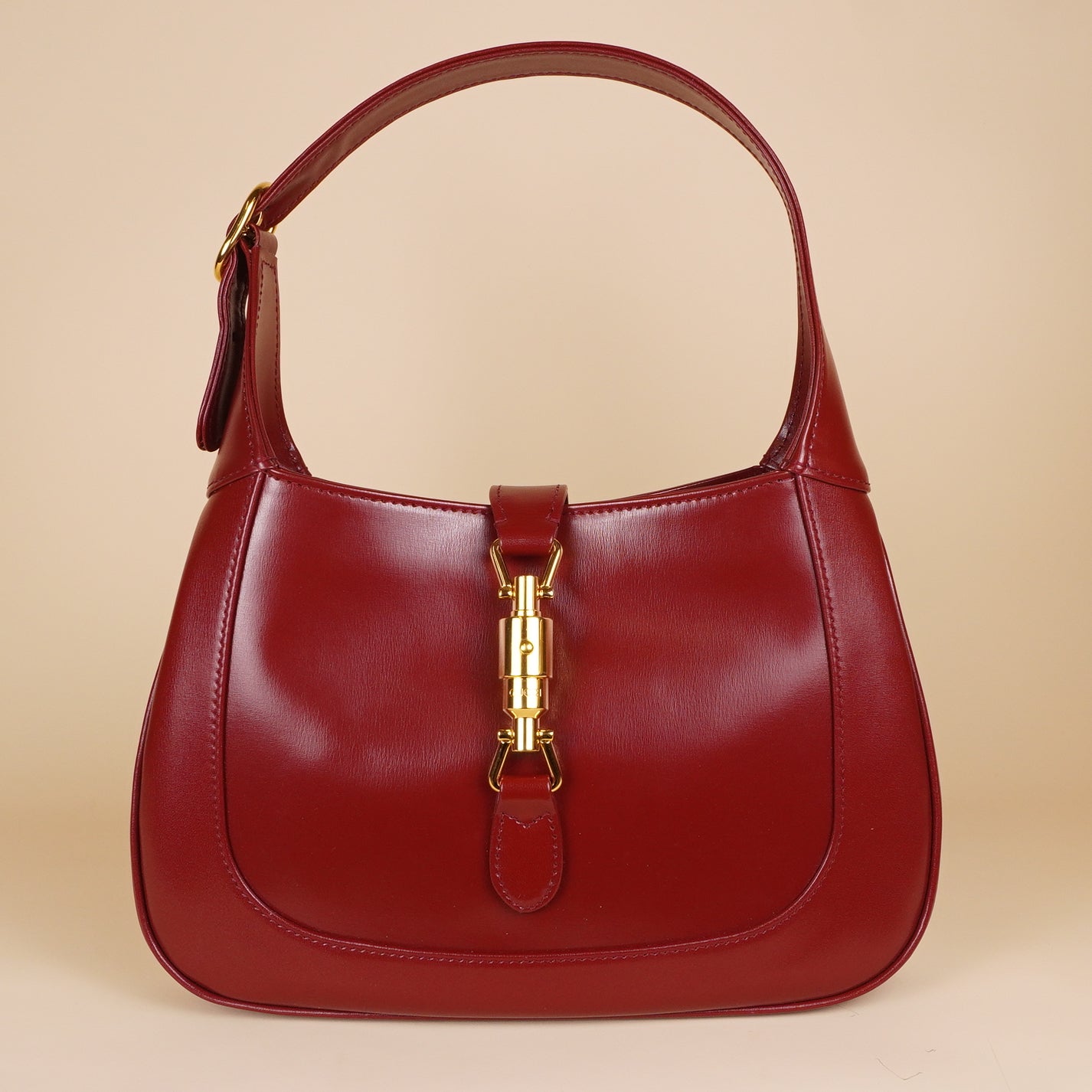 PRE-OWNED GG Boarded Dyana Lux Calfskin Small Jackie 1961 Hobo New Cherry Red with Blue Jackie Charm