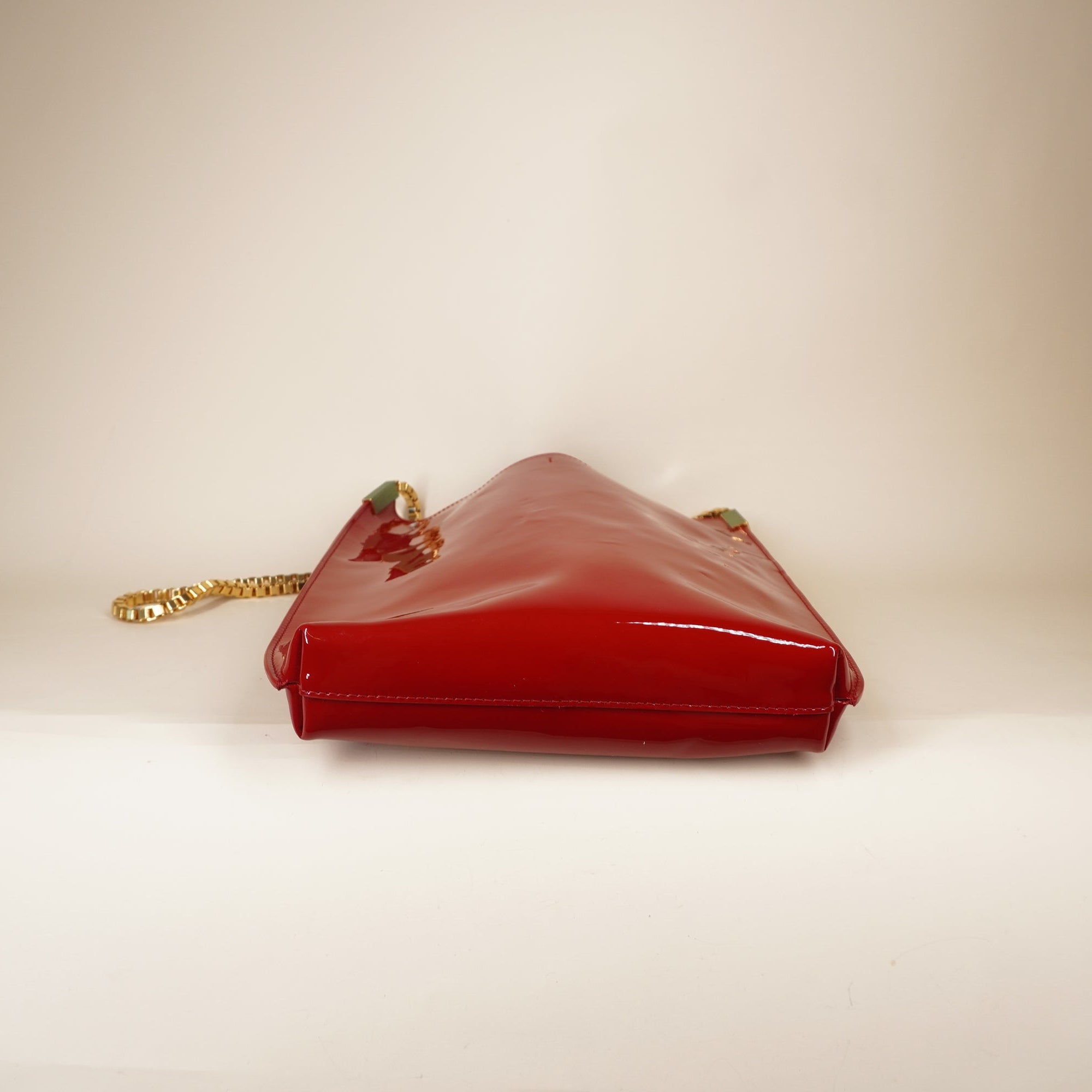 PRE-OWNED Suzanne Red Patent Leather Small Chain Hobo Shoulder Bag