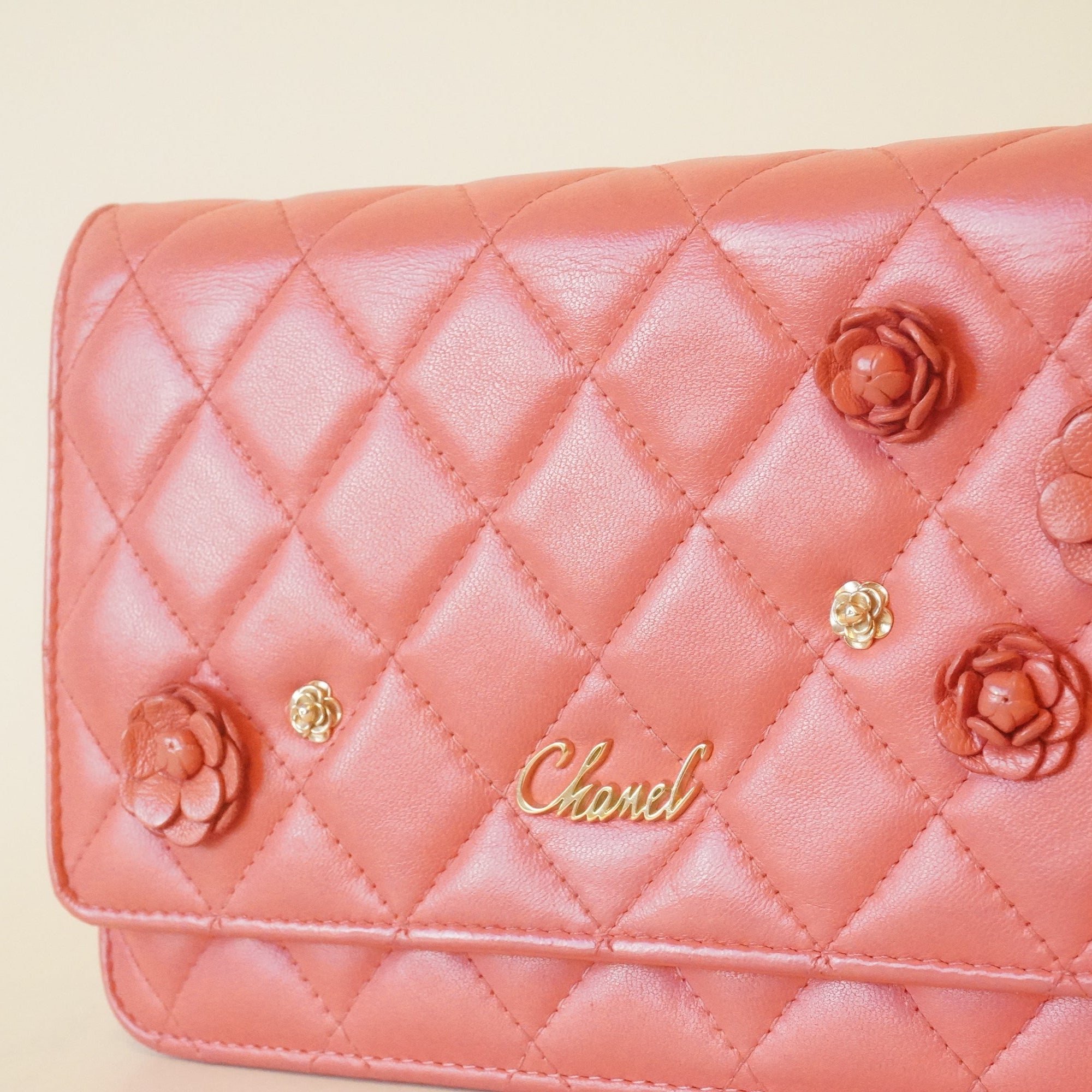 PRE-OWNED CC Matelasse Camellia Pink Lambskin Wallet On Chain