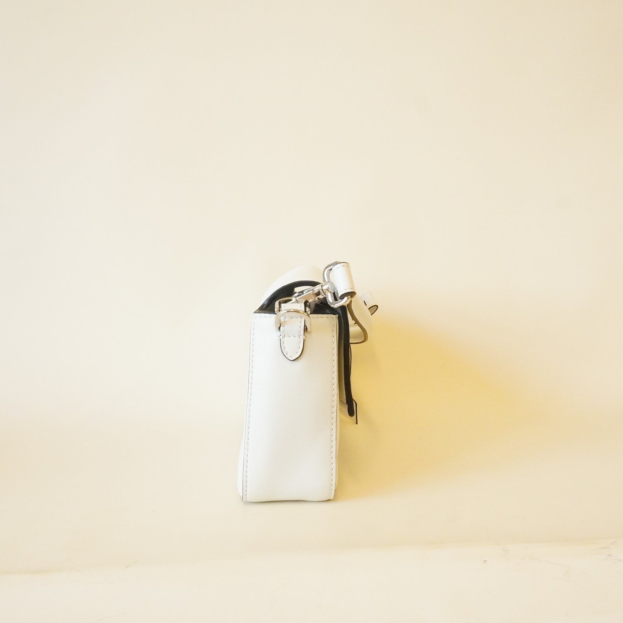 PRE-OWNED Maxi Baguette By Marc Jacobs White Canvas Shoulder Bag