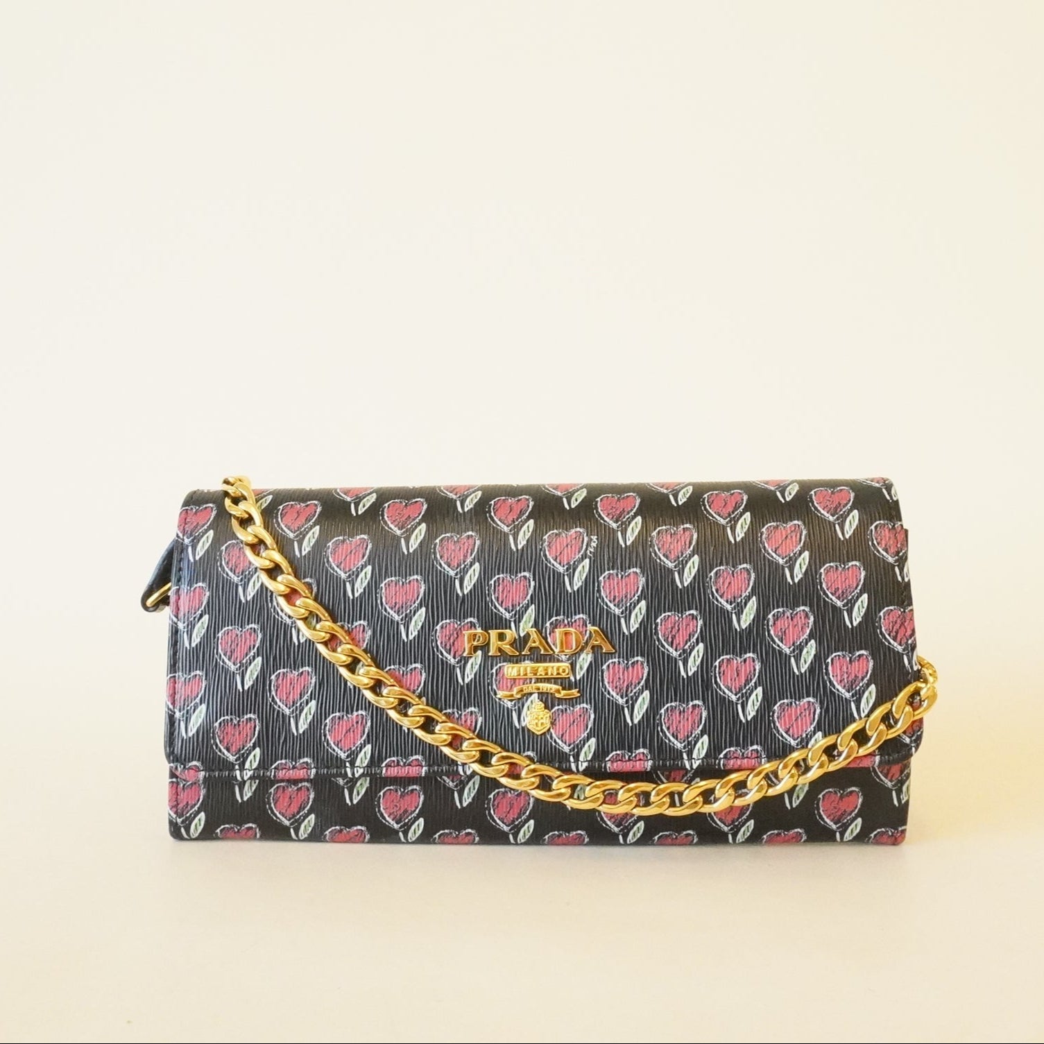 PRE-OWNED Black Vitello Move Love Wallet on Chain