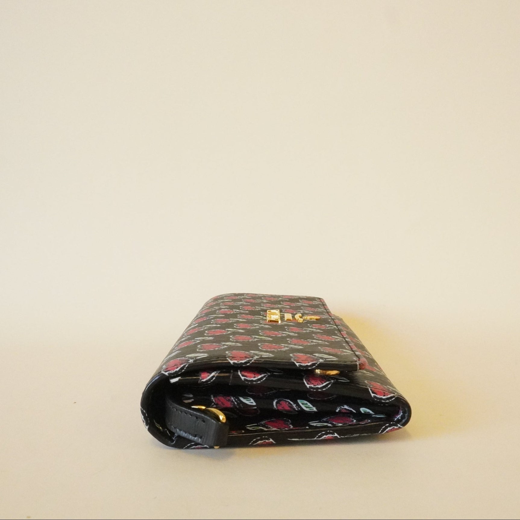 PRE-OWNED Black Vitello Move Love Wallet on Chain