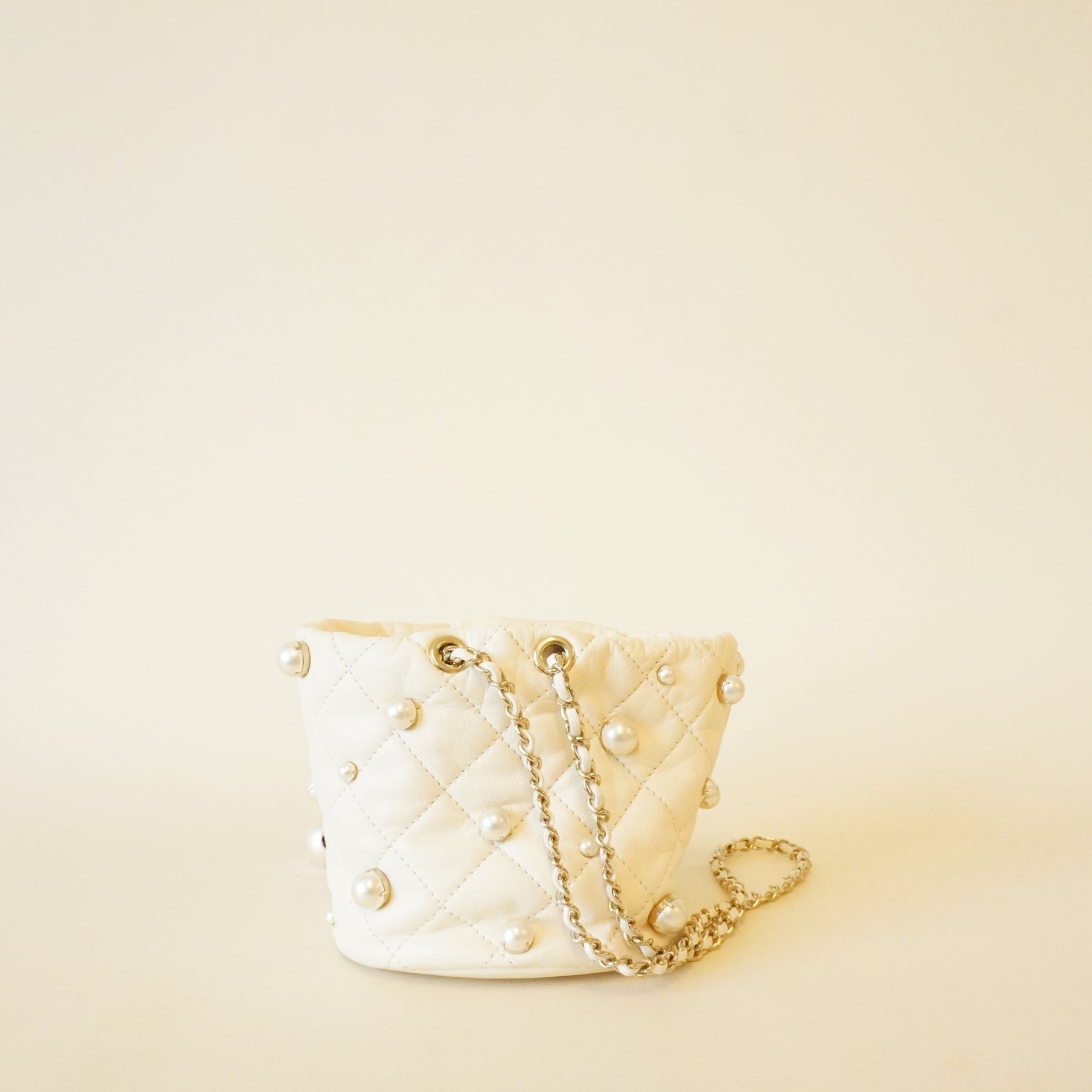 PRE-OWNED CC Matelasse Cream Lambskin Shoulder Bag