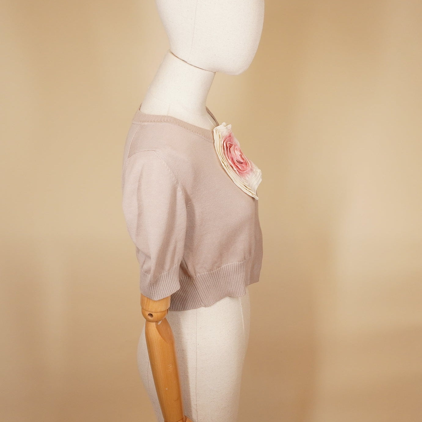 PRE-OWNED Beige Floral Applique Detail Short Sleeve Cropped Cardigan M