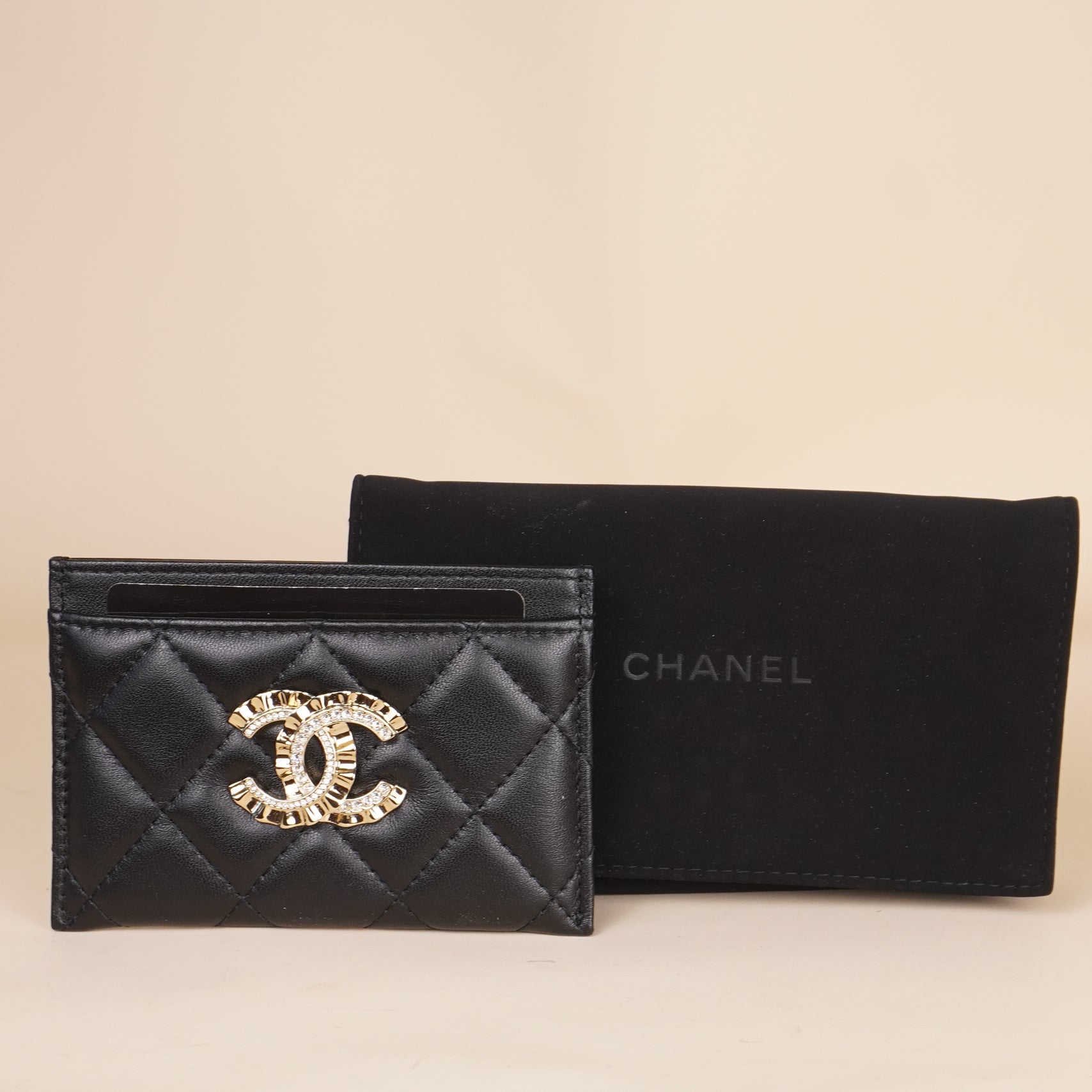PRE-OWNED CC Quilted Crystal & Pleated Card Holder