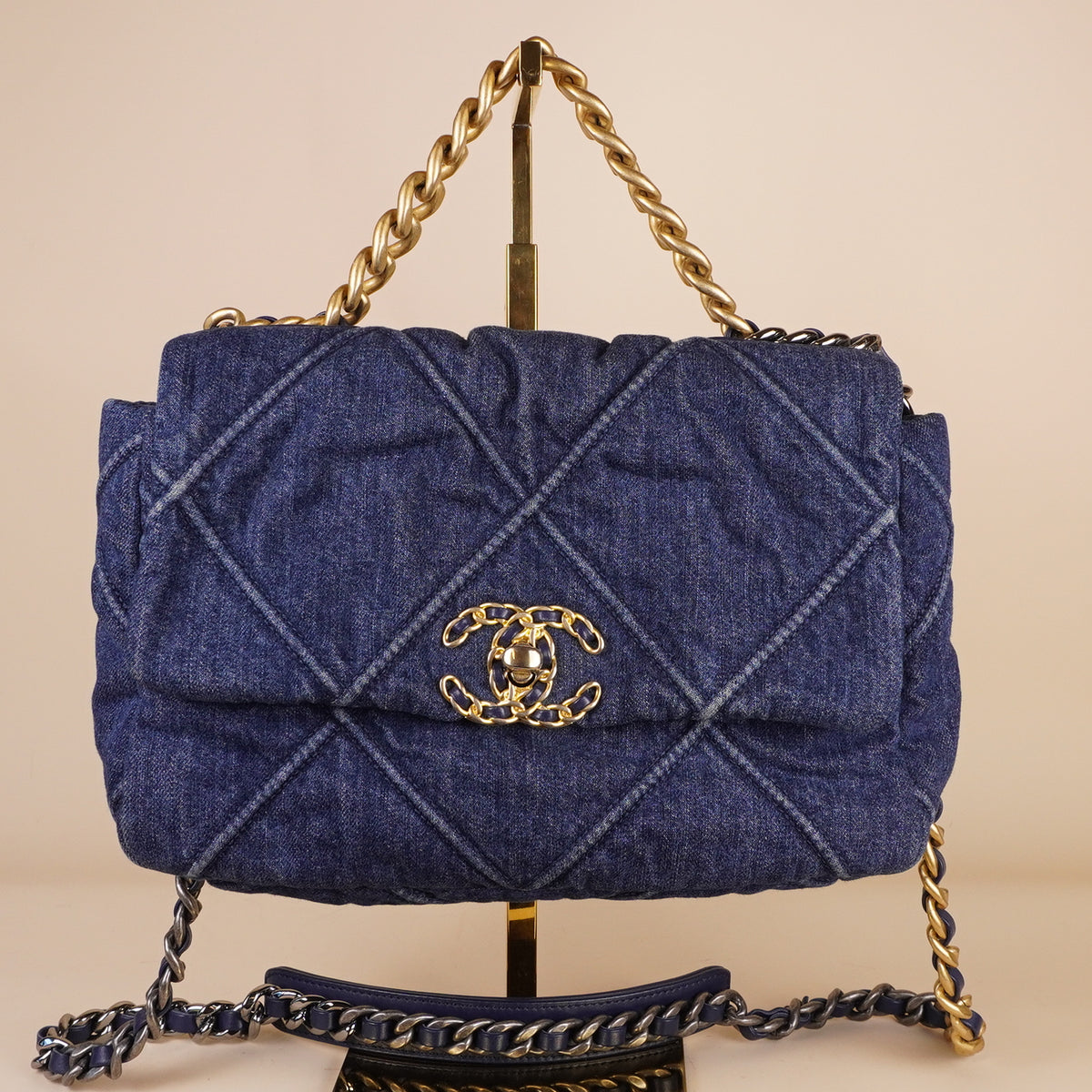 PRE-OWNED CC Denim Quilted Medium CC 19 Flap