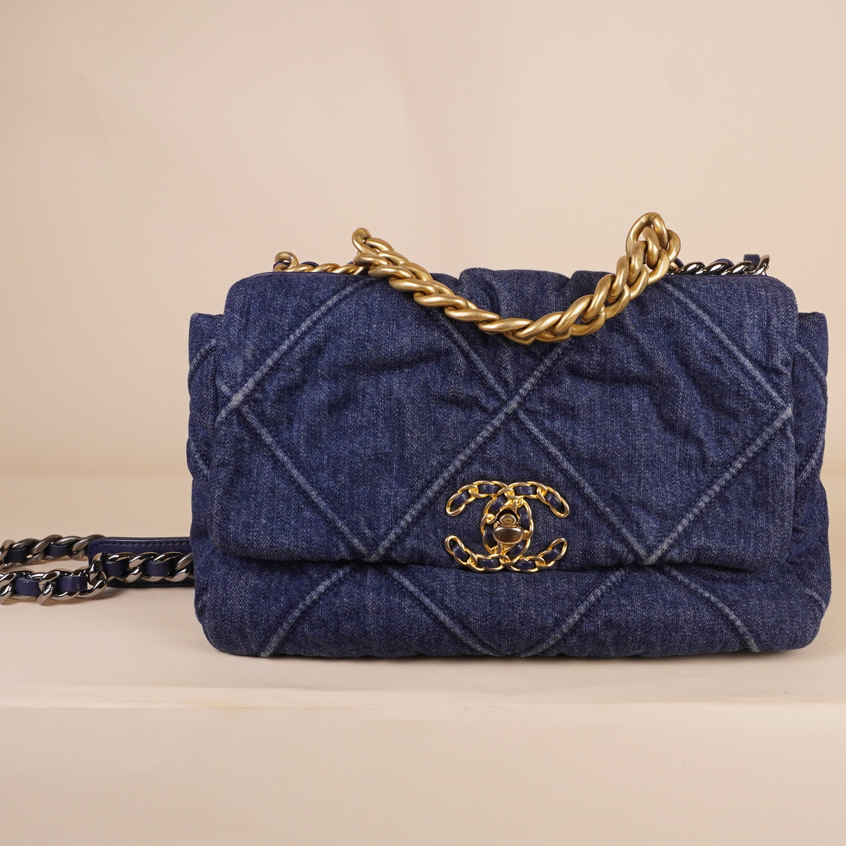 PRE-OWNED CC Denim Quilted Medium CC 19 Flap