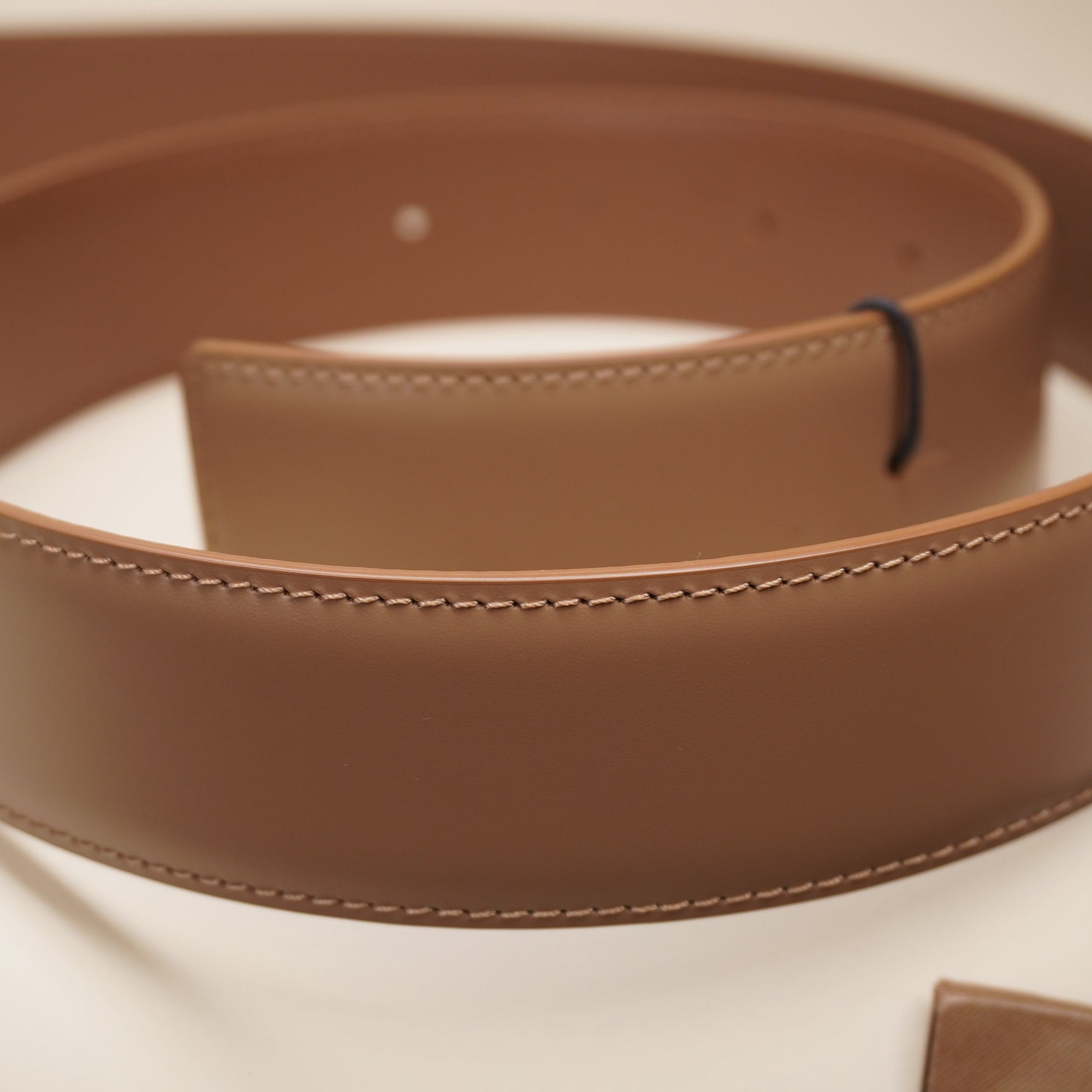 PRE-OWNED TB Reversible Beige Leather Belt L