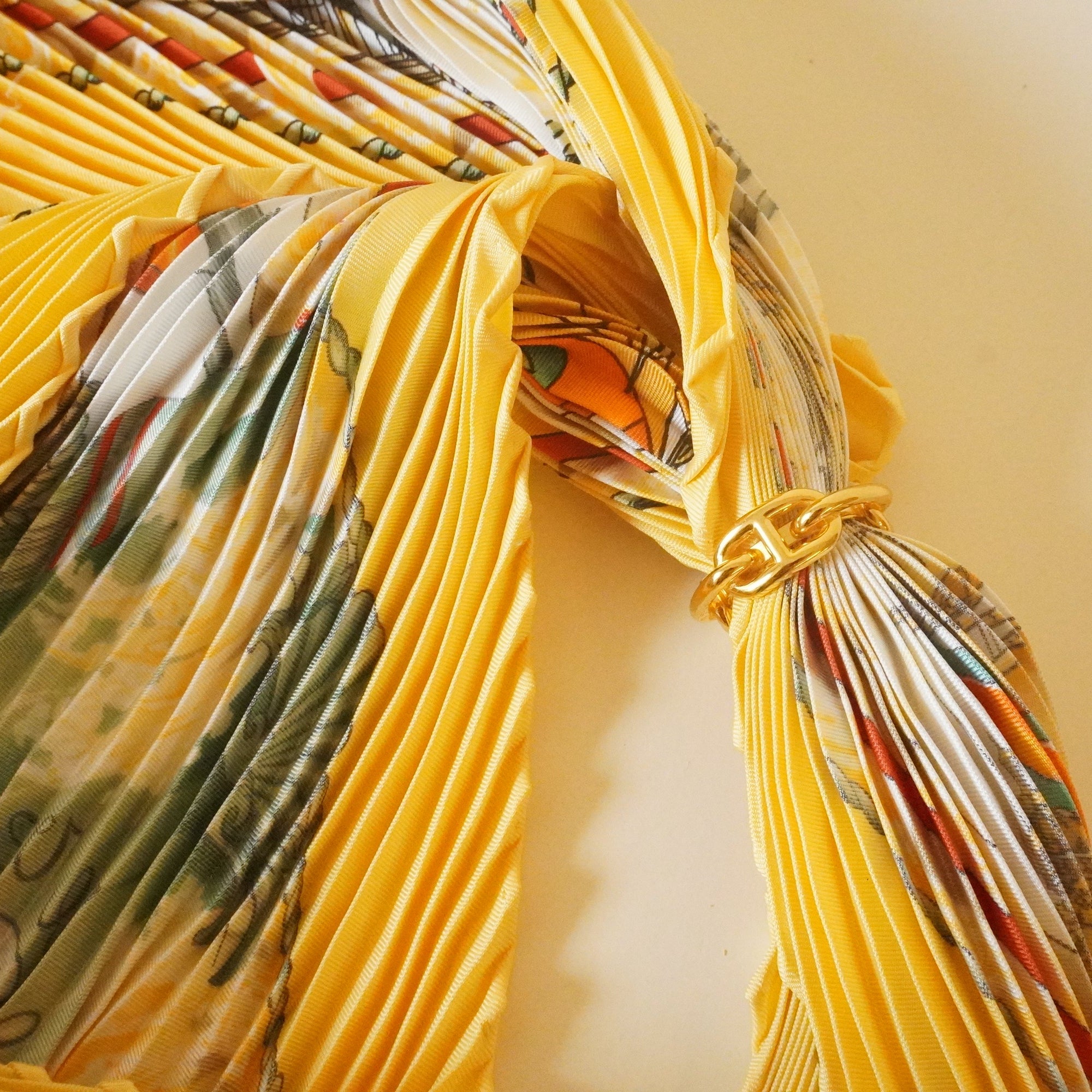 PRE-OWNED Vive Le Vent Silk Scarf with Gold Hardware Chaine D'ancre Scarf Ring