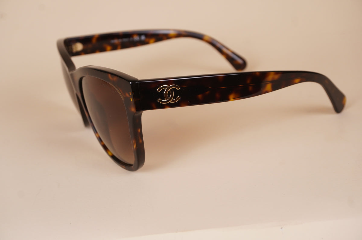 PRE-OWNED Interlocking CC Logo Square Sunglasses