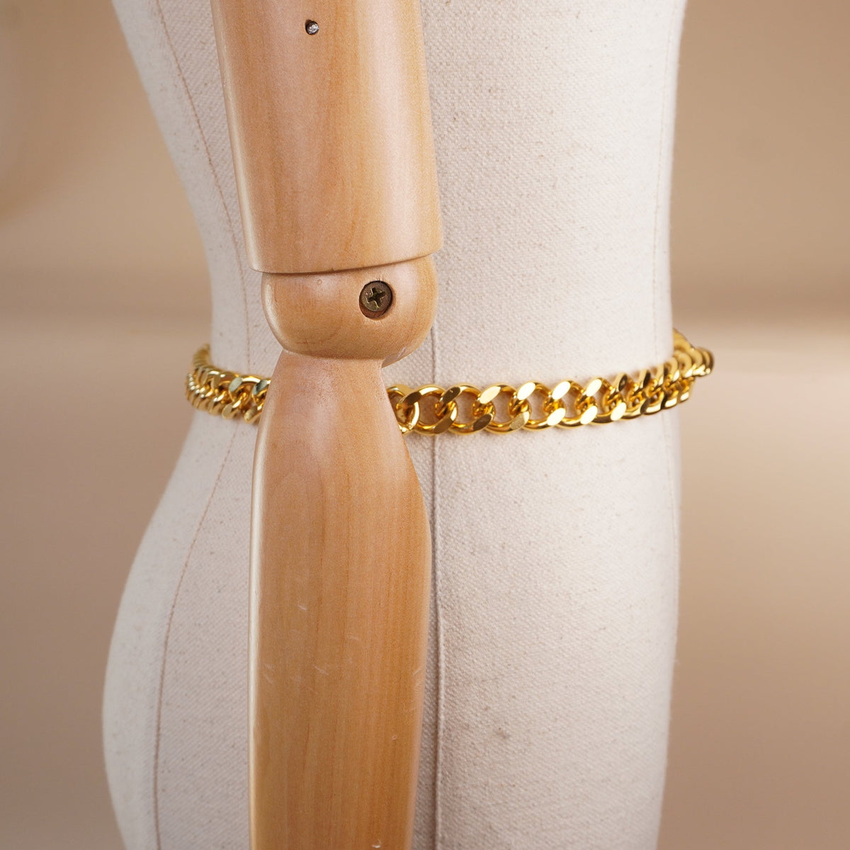 PRE-OWNED CC Vintage 1980's Gold Chain Belt with Plaque & Medallion Charm