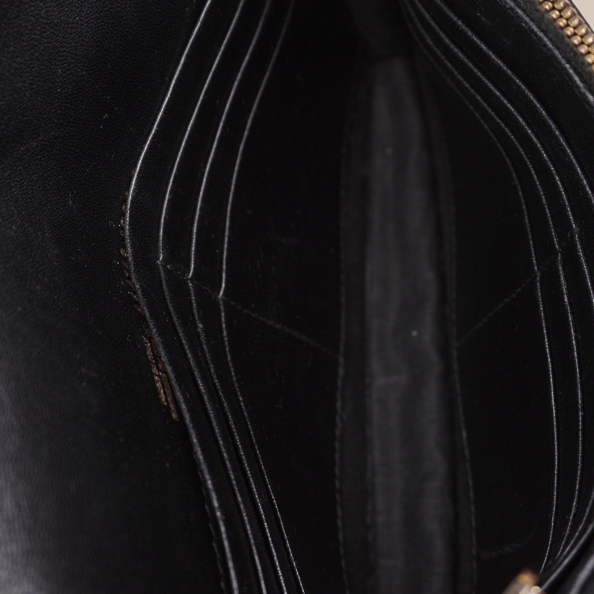 PRE-OWNED Black Croc Embossed Leather Classic Wallet On Chain