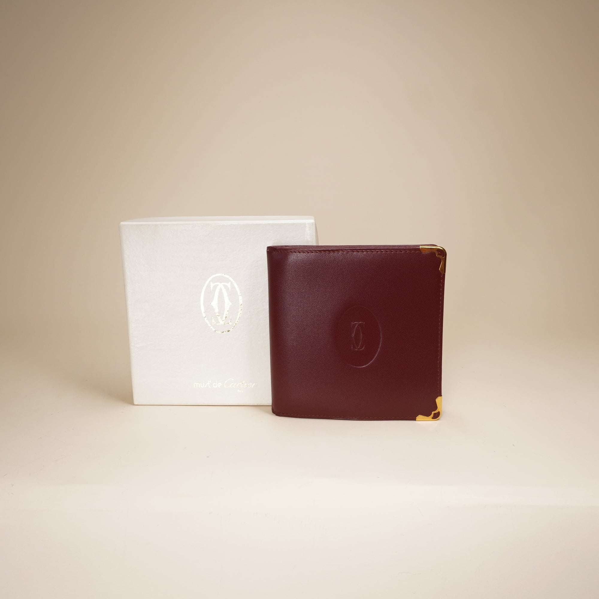 PRE-OWNED Bifold Wallet Must Line Leather Burgundy