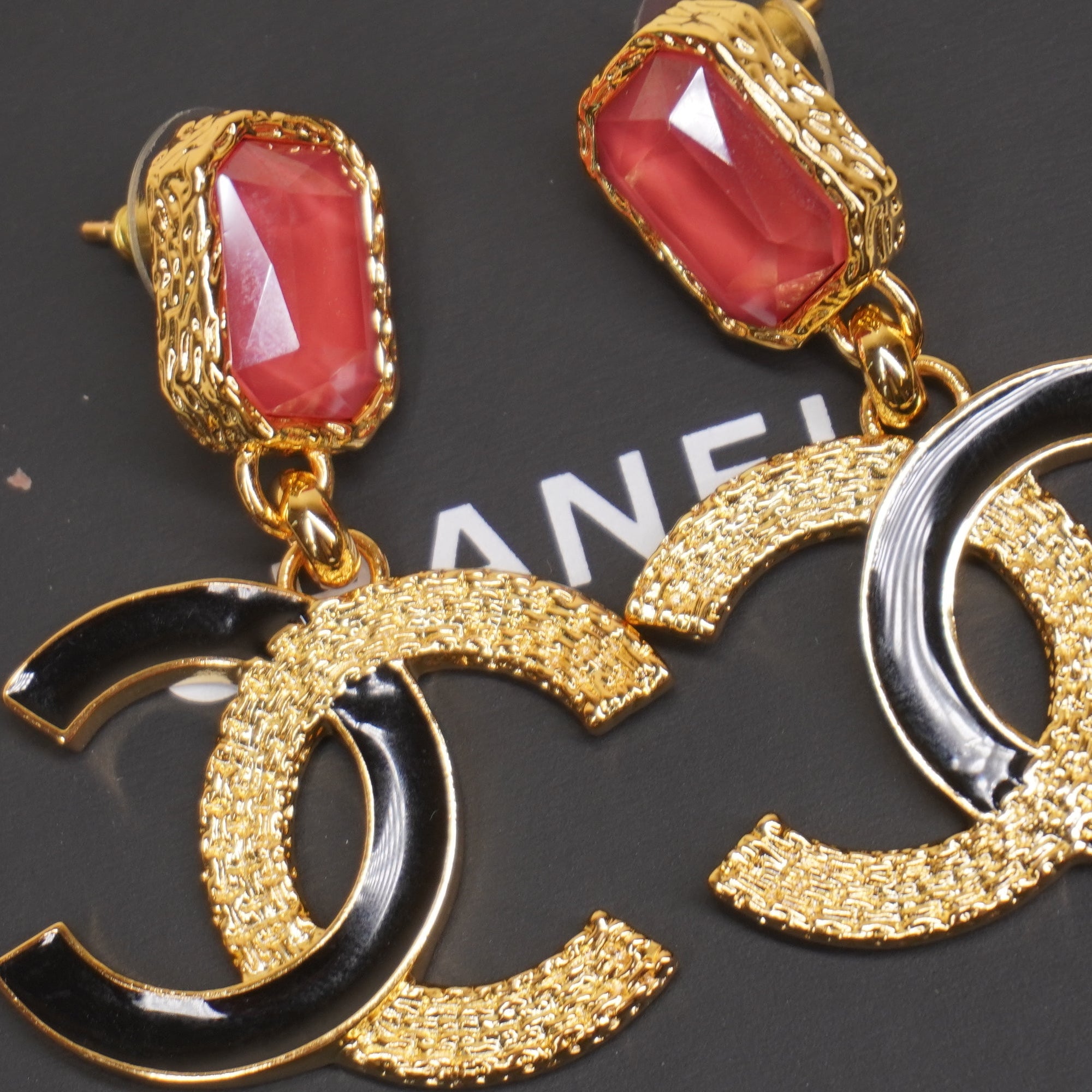 PRE-OWNED Metal Gripoix Enamel CC Drop Earring Red Black