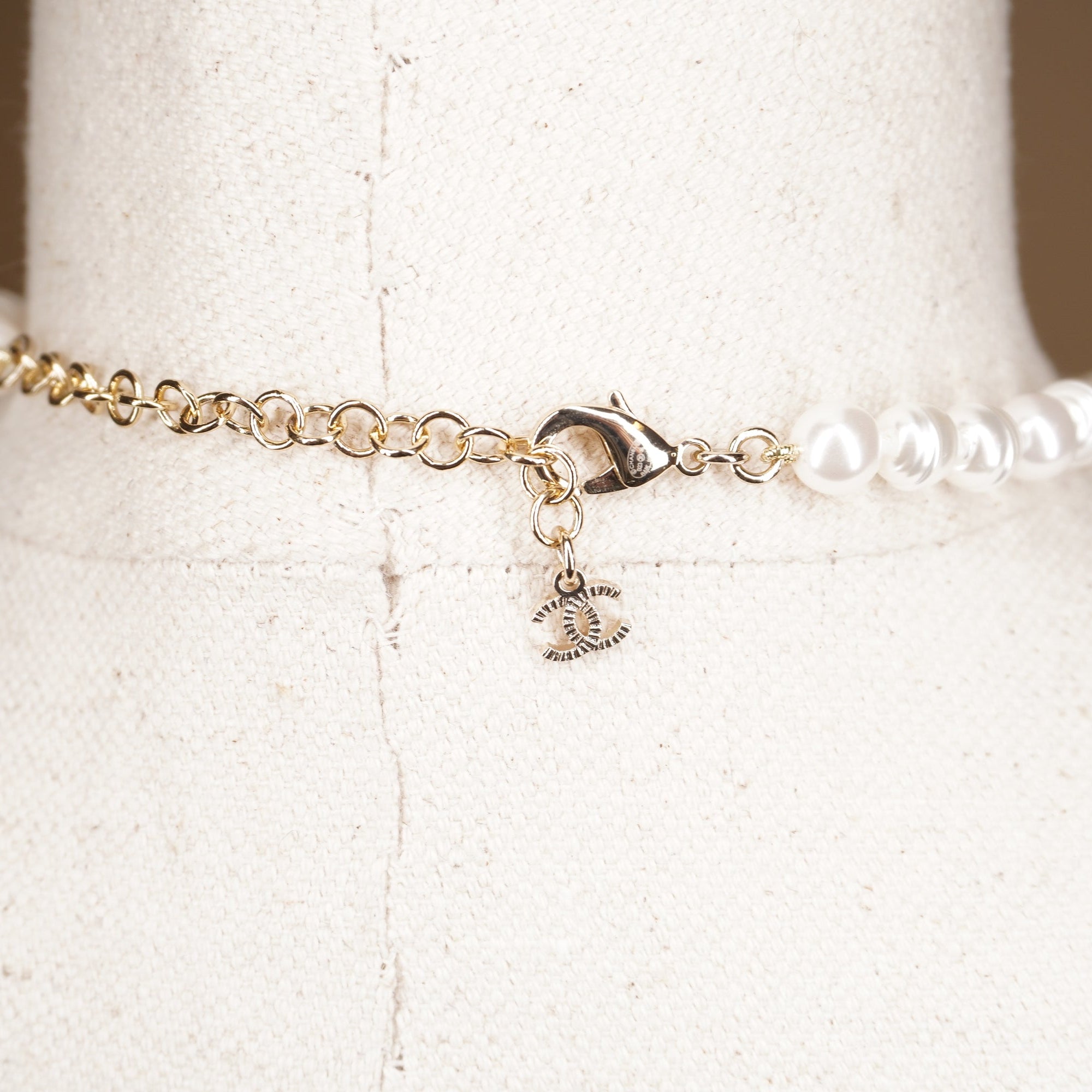 PRE-OWNED Pearl Crystal Chain CC Necklace Gold