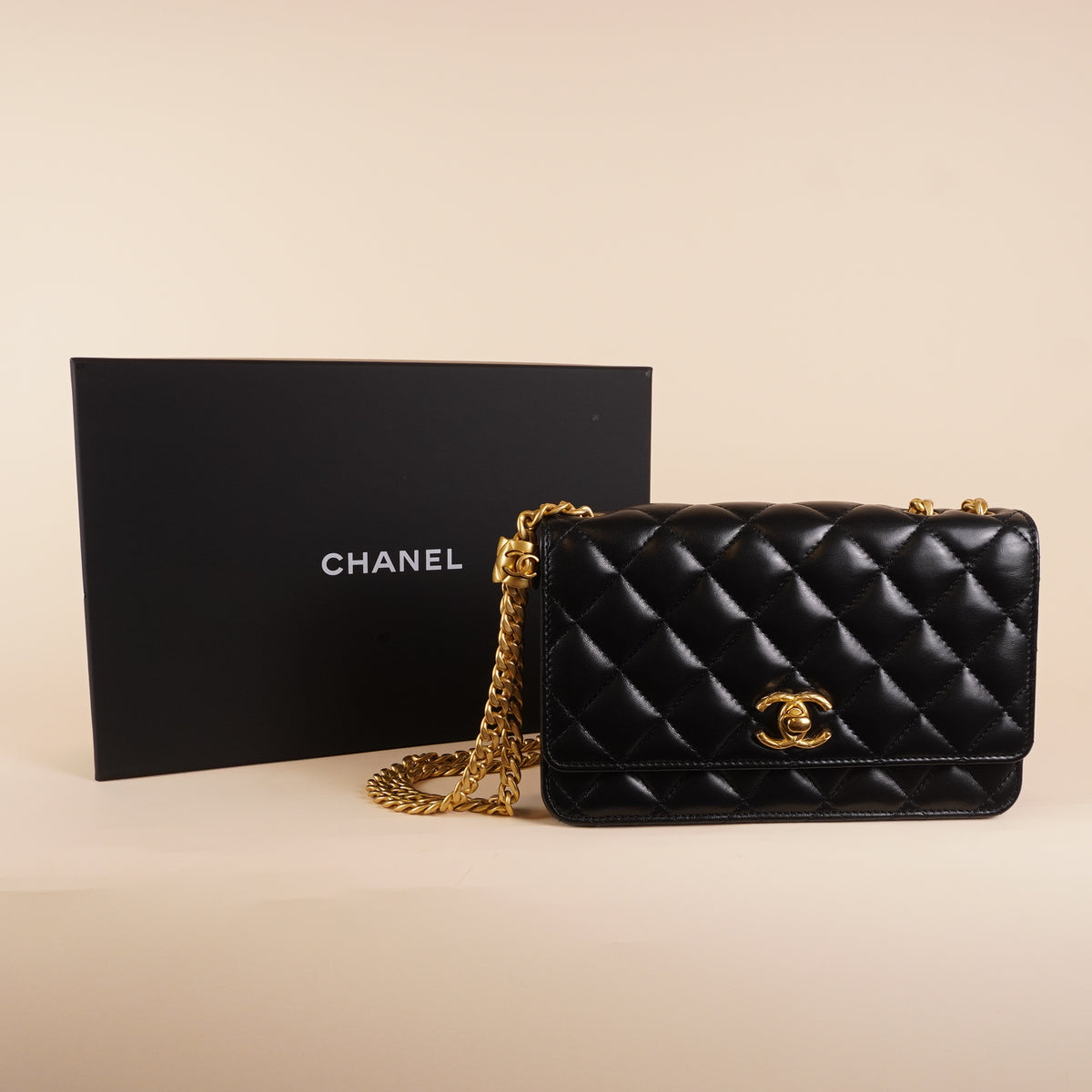 PRE-OWNED CC Lambskin Quilted Pillow Crush Wallet On Chain Black