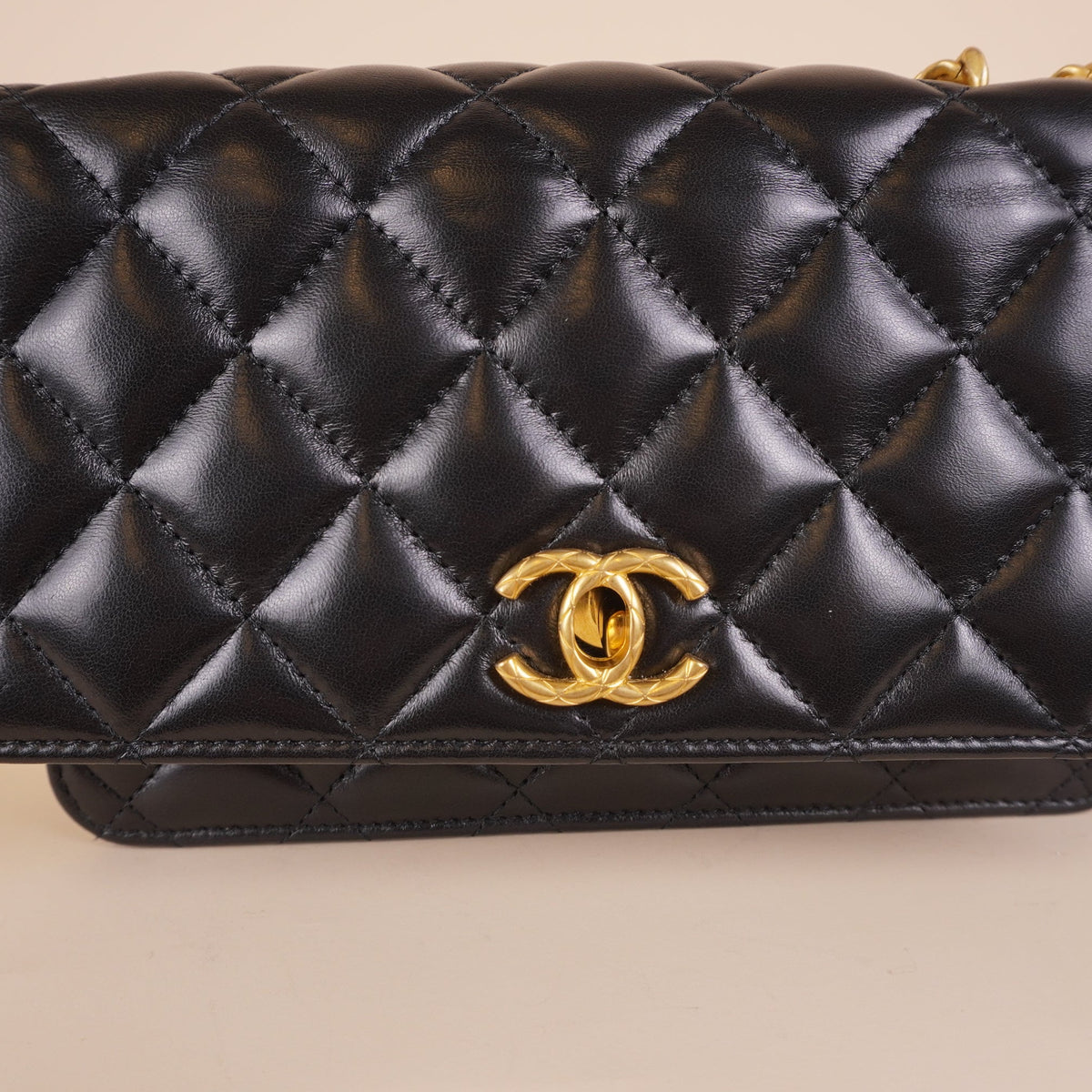 PRE-OWNED CC Lambskin Quilted Pillow Crush Wallet On Chain Black