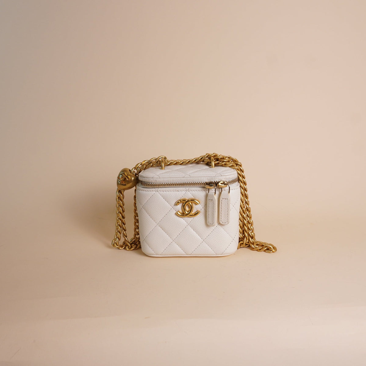 PRE-OWNED CC Caviar Quilted Sweetheart Mini Vanity Case White