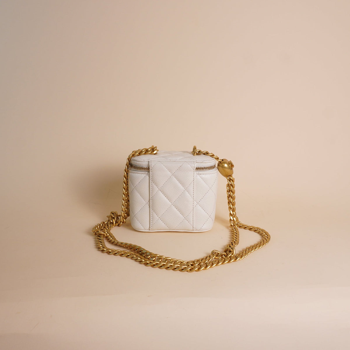 PRE-OWNED CC Caviar Quilted Sweetheart Mini Vanity Case White