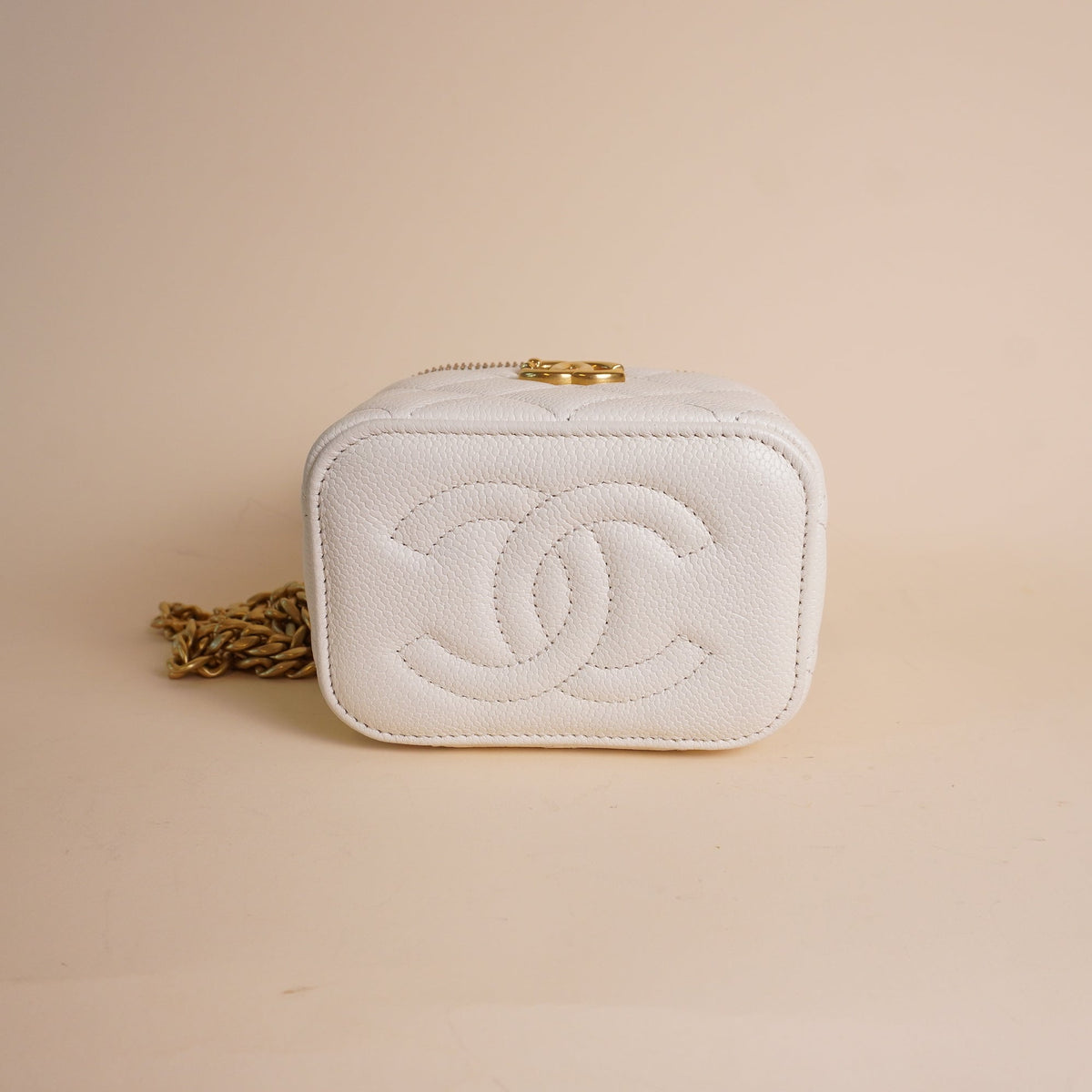 PRE-OWNED CC Caviar Quilted Sweetheart Mini Vanity Case White