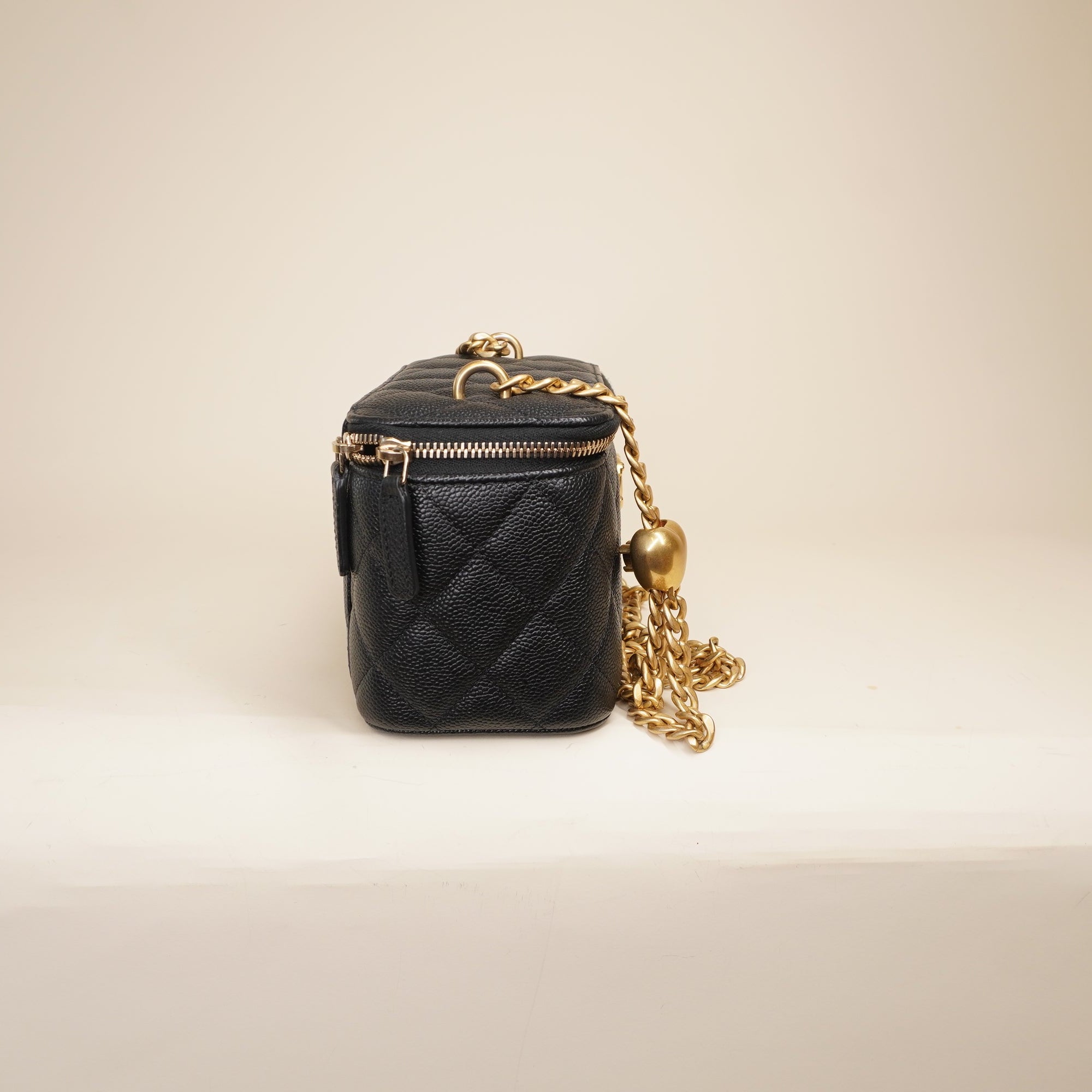 PRE-OWNED CC Vanity Caviar Shoulder Bag