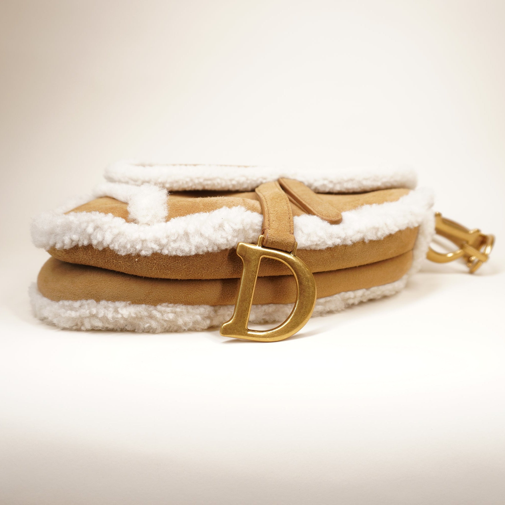 PRE-OWNED Shearling Saddle Camel Medium Shoulder Bag