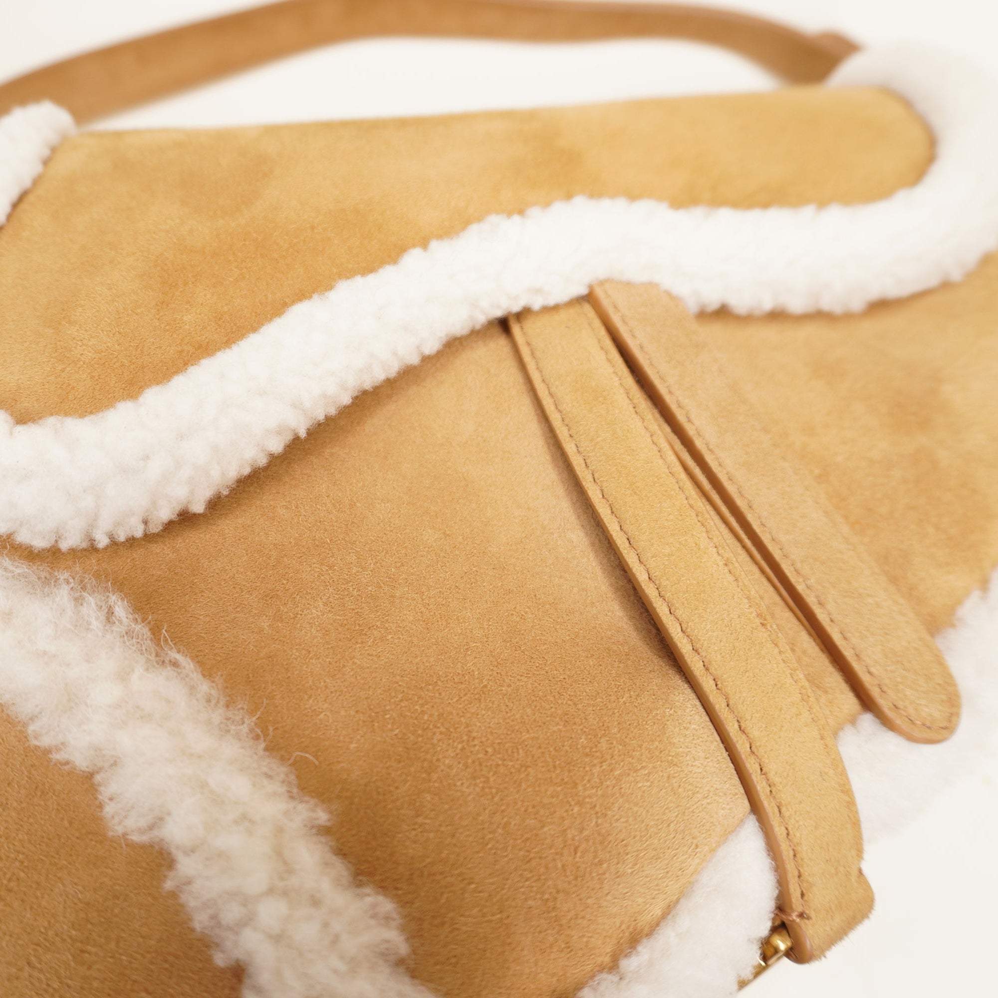 PRE-OWNED Shearling Saddle Camel Medium Shoulder Bag