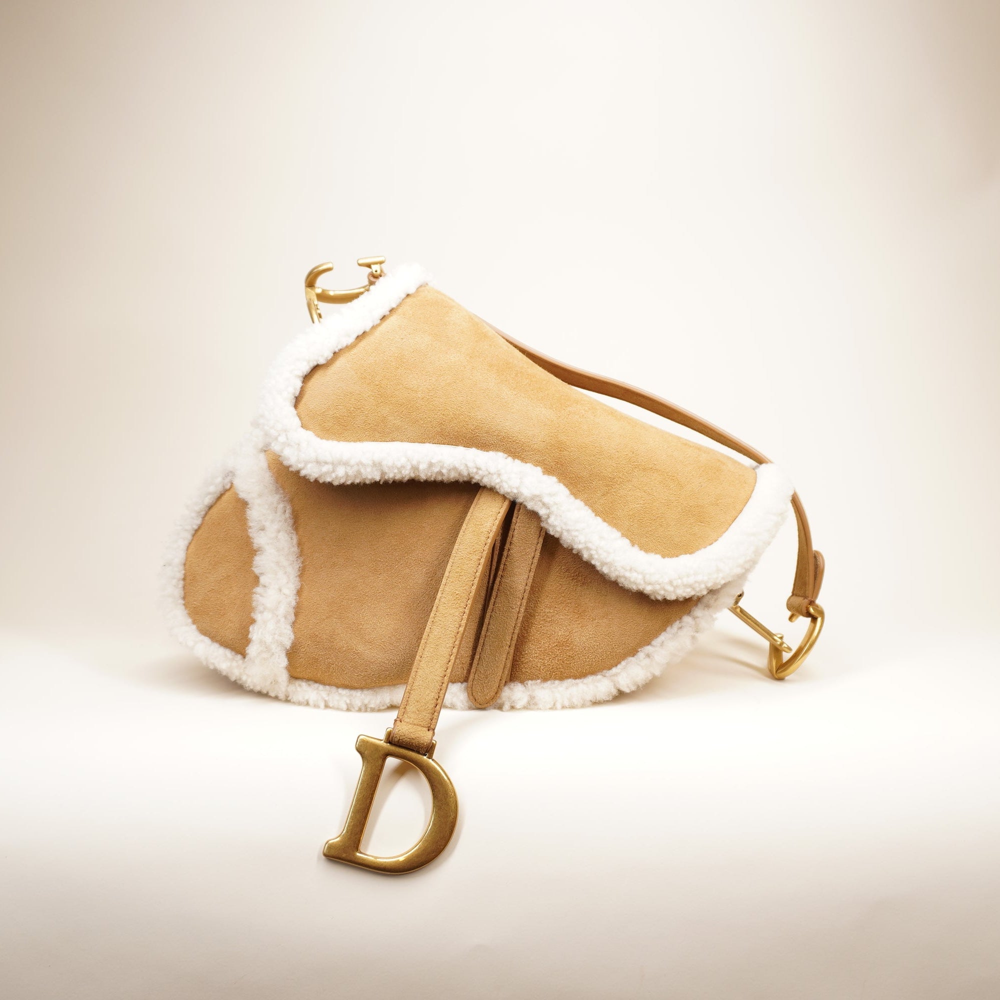 PRE-OWNED Shearling Saddle Camel Medium Shoulder Bag