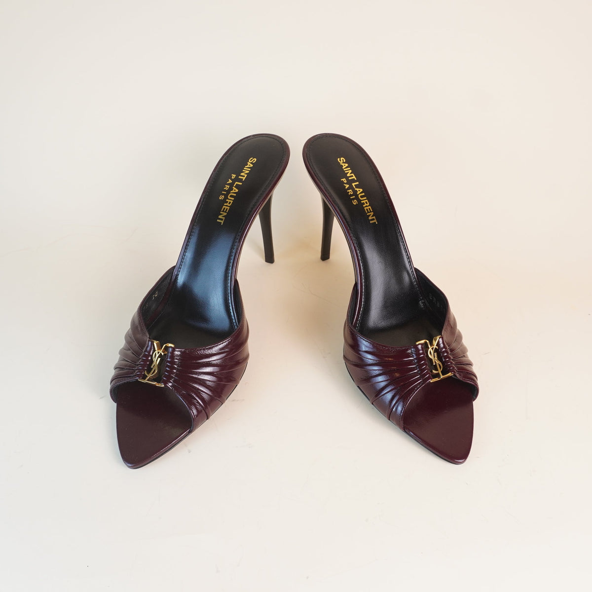PRE-OWNED Babylone Mules in Smooth Leather Vintage Bordeaux
